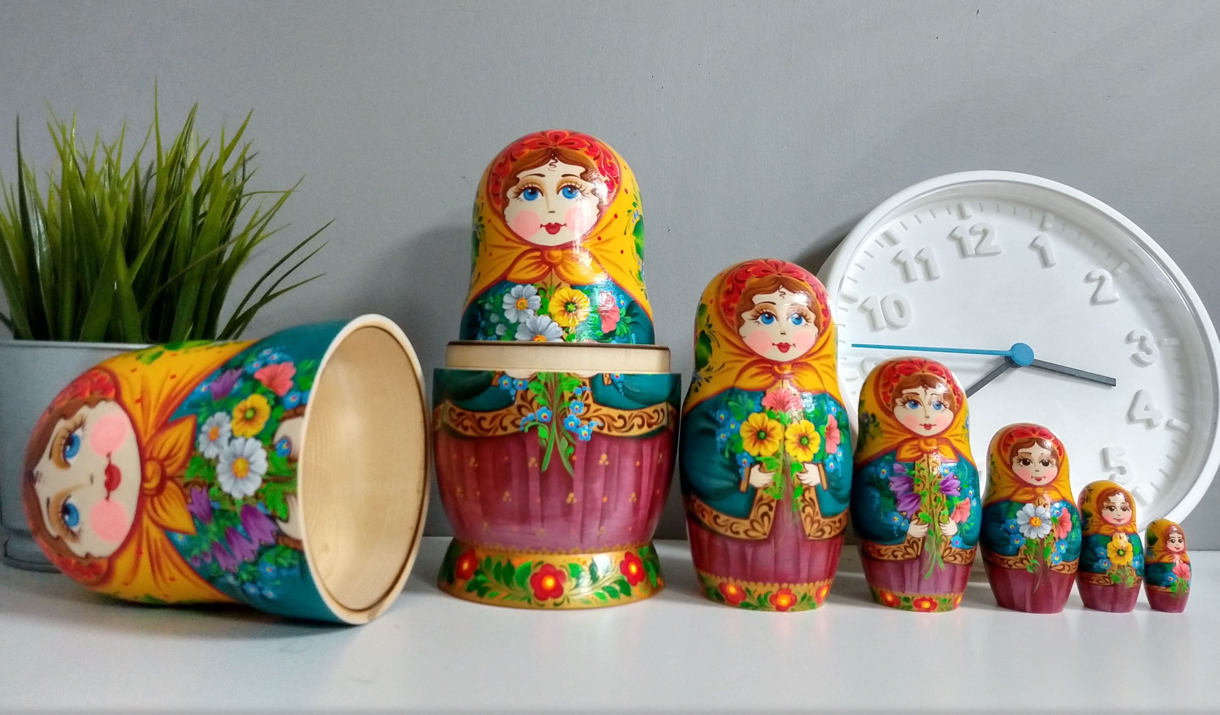 ตุ๊กตาแม่ลูกดกรัสเซีย (Matryoshka) - Premium Dolls "From Russia With Love Colorful 7 Dolls"