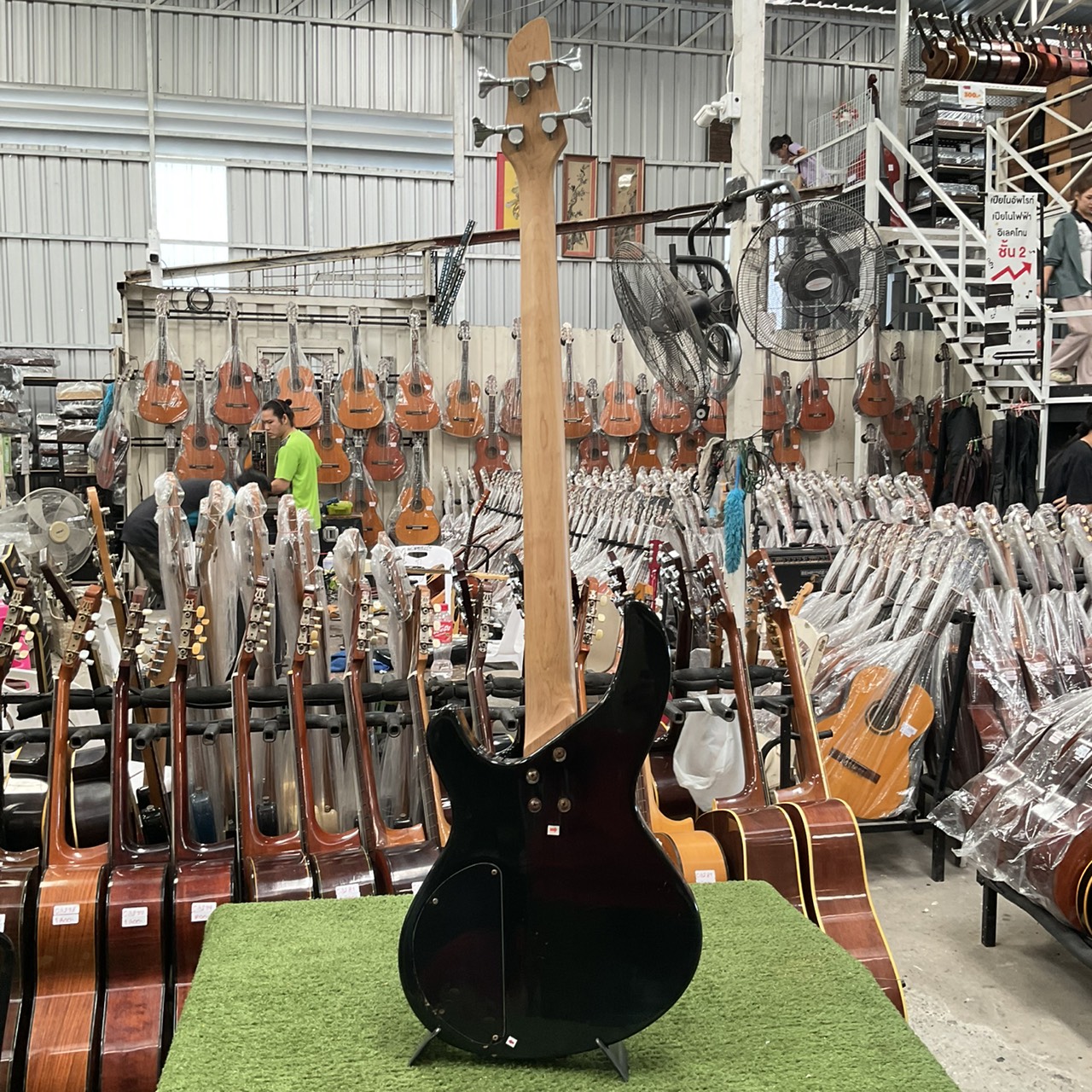 กีต้าร์เบส Aria Pro II