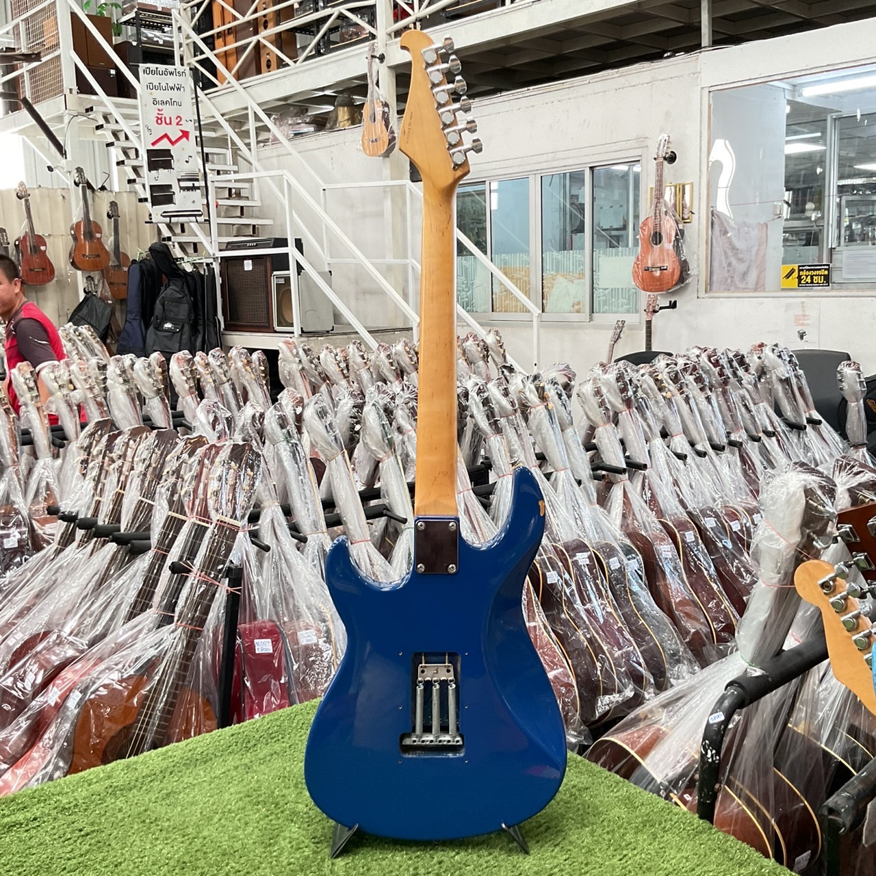 กีต้าร์ไฟฟ้า CHATTING BRID