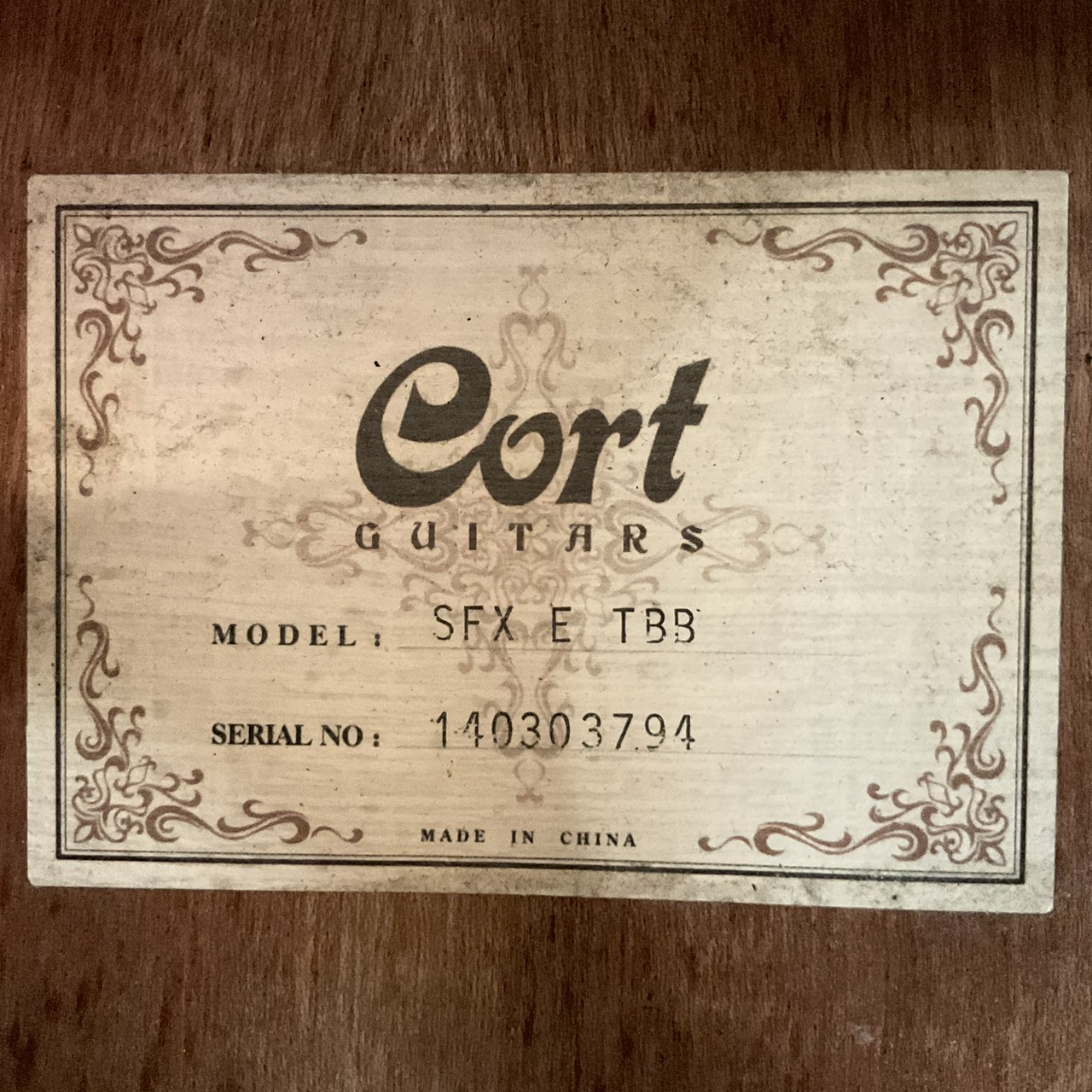 กีต้าร์โปร่งไฟฟ้า Cort : SFX E TBB