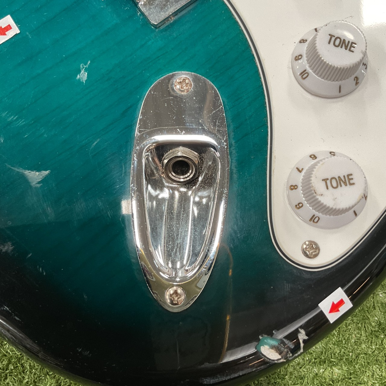 กีต้าร์ไฟฟ้า Mavis