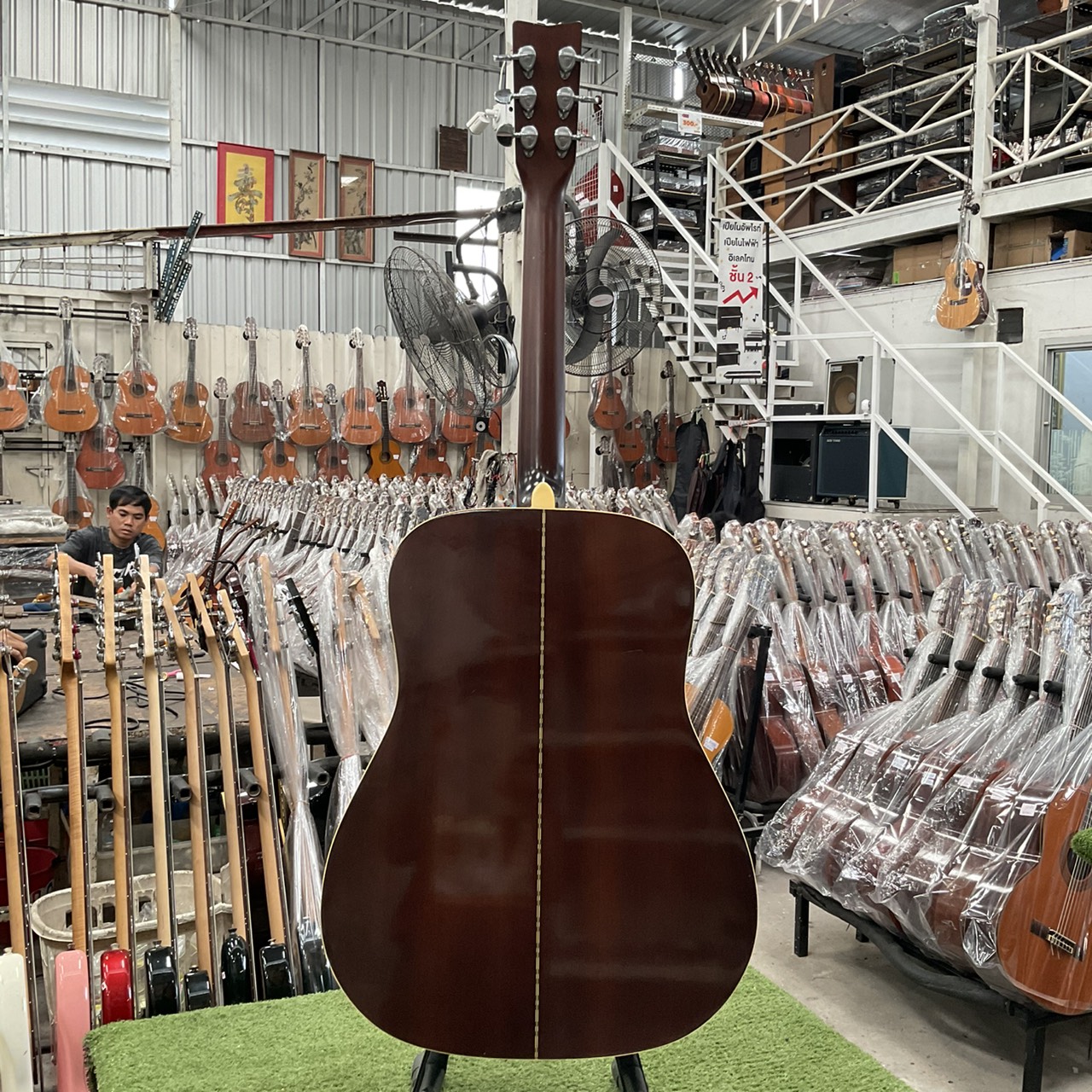 กีต้าร์โปร่งไฟฟ้า YAMAHA : FG-201B