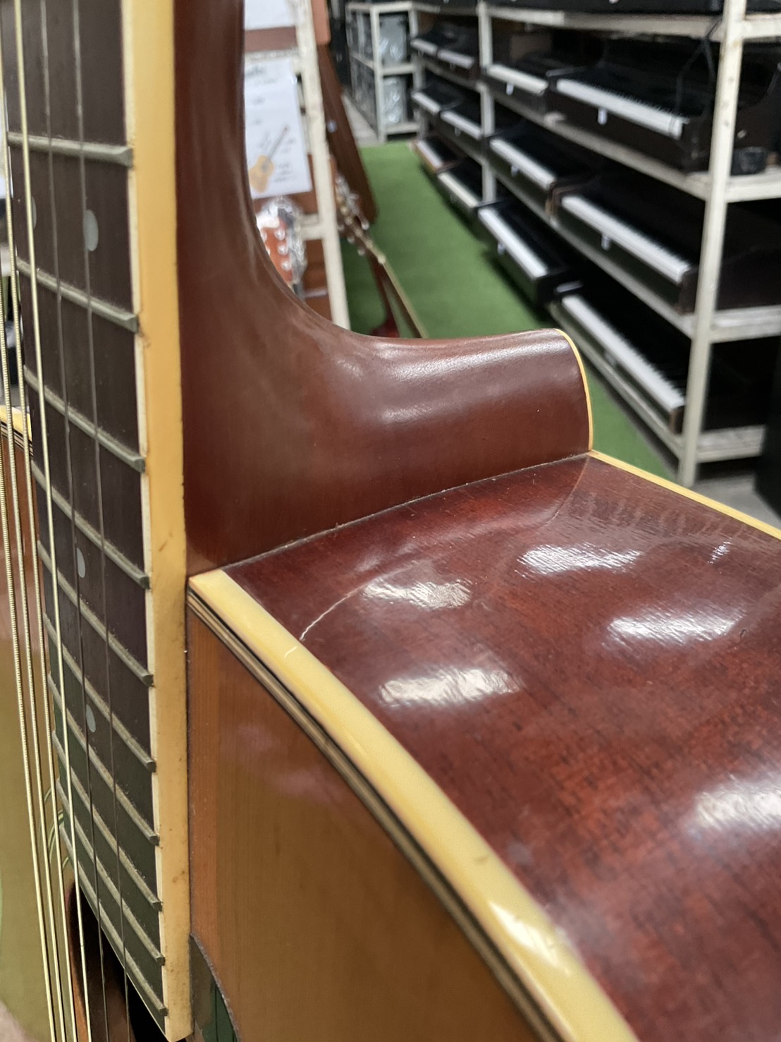 กีต้าร์โปร่ง YAMAHA : FG-200D