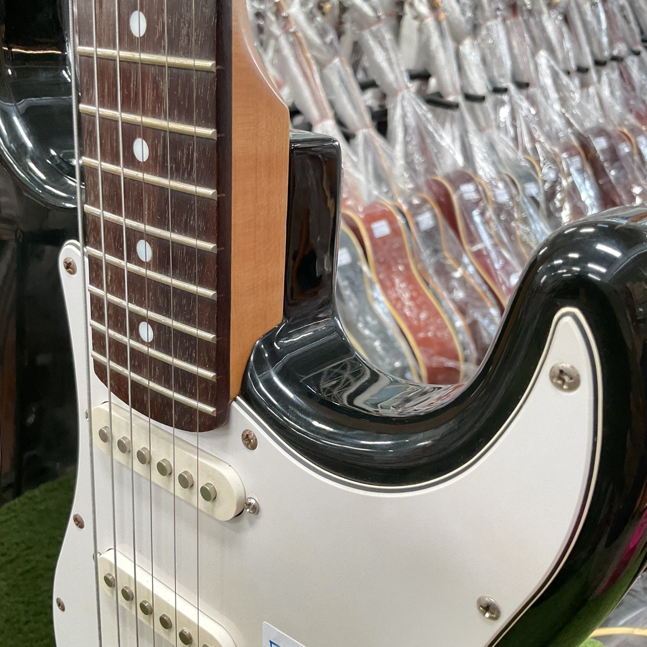 กีต้าร์ไฟฟ้า PHOTO GENIC