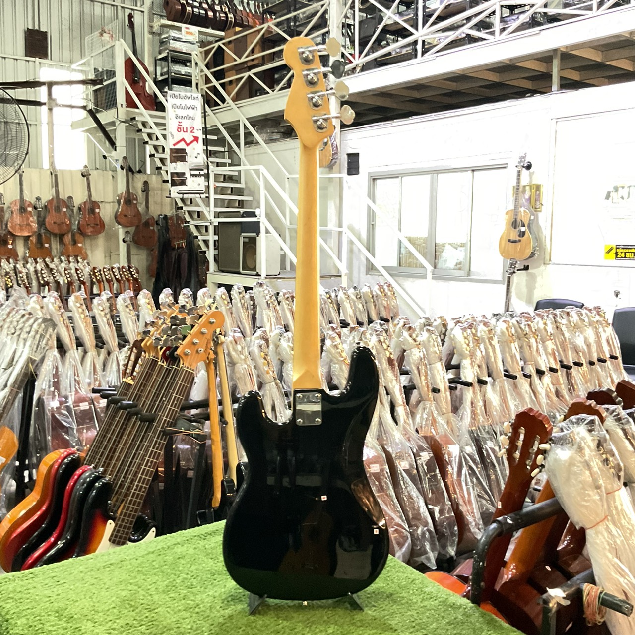 กีต้าร์เบส SELDER