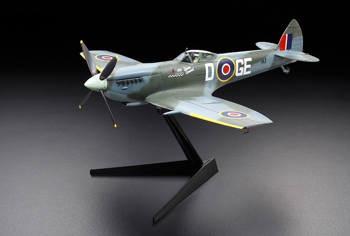 โมเดลเครื่องบิน Tamiya ขนาด 1/32 TA60321 Supermarine Spitfire Mk.XVIe