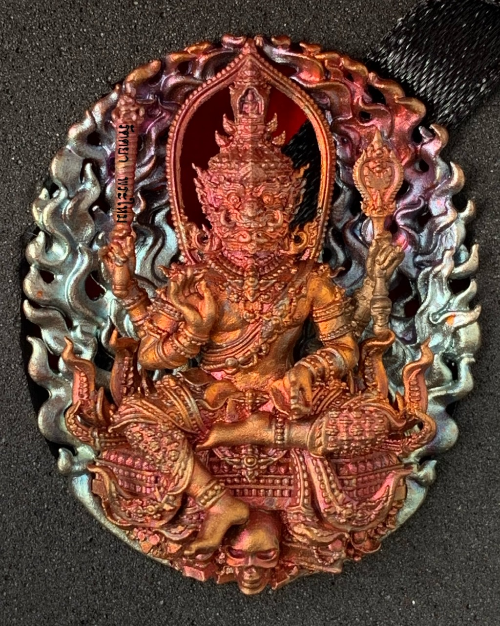 เหรียญท้าวเวสสุวรรณจาตุมหาราชิกา รุ่นปาฏิหารณ์ประทานพร หลวงปู่จันทร์ วัดน้ำแป้งวนาราม จ.พะเยา เนื้อบรอนส์รุ้งคละ