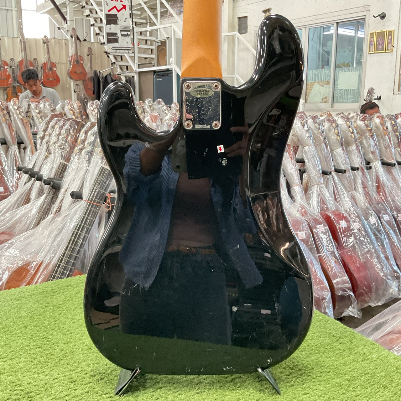 กีต้าร์เบส BUSKER'S