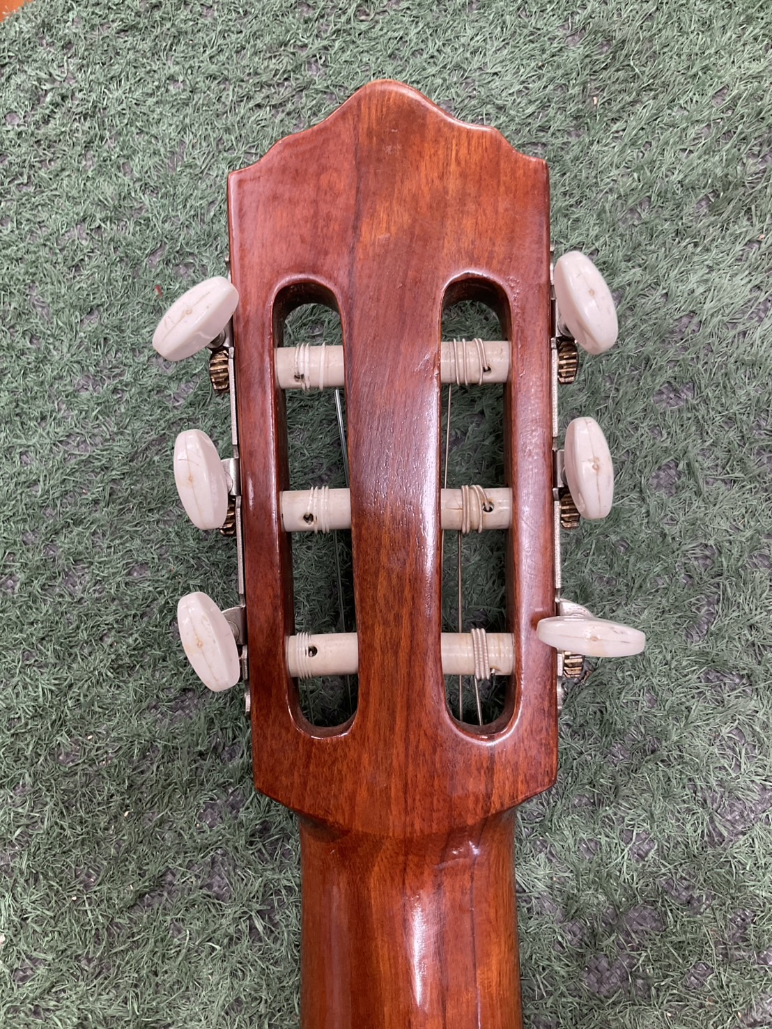 กีต้าร์คลาสสิค ZEN-ON GUT : No.60