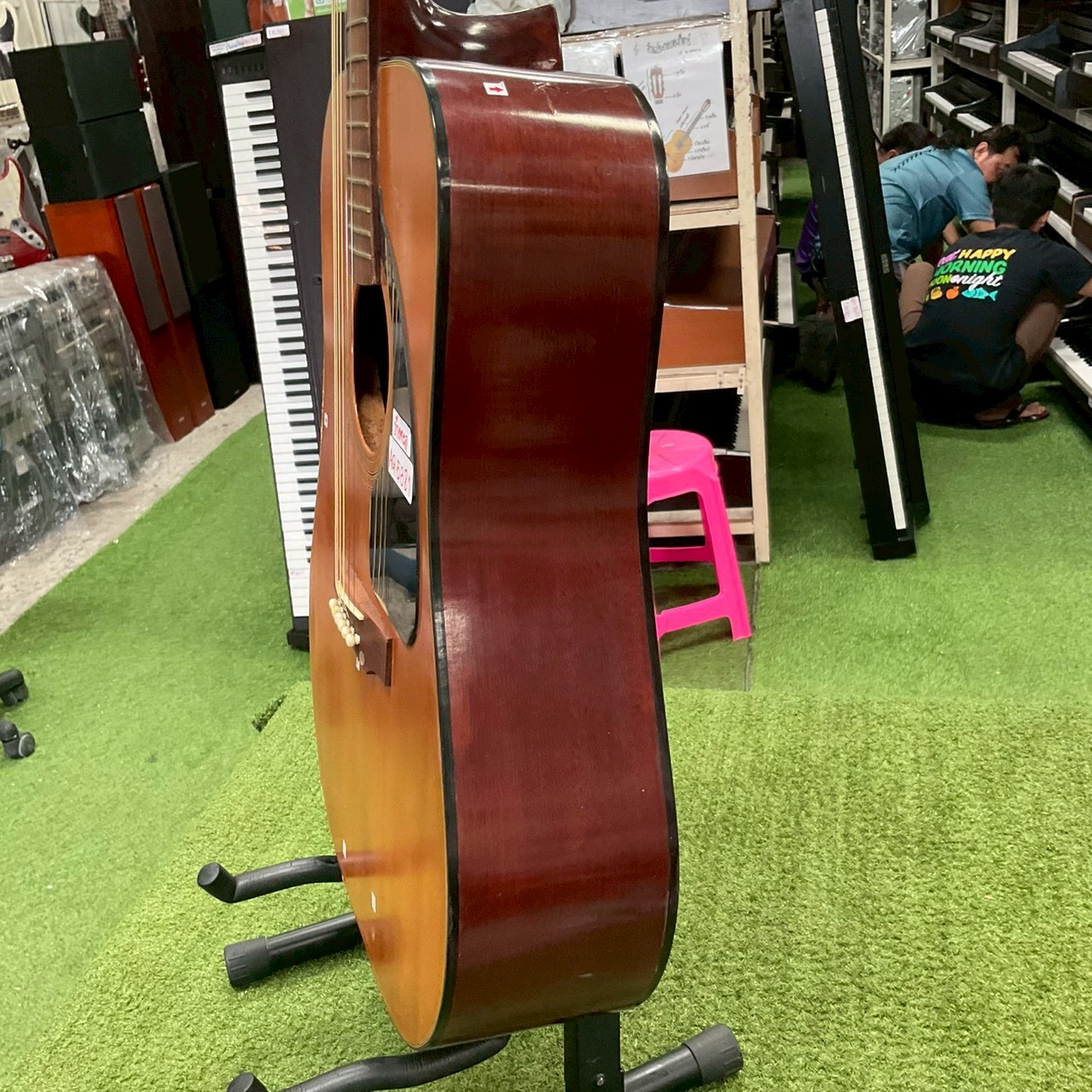 กีต้าร์โปร่ง Ariana : A790