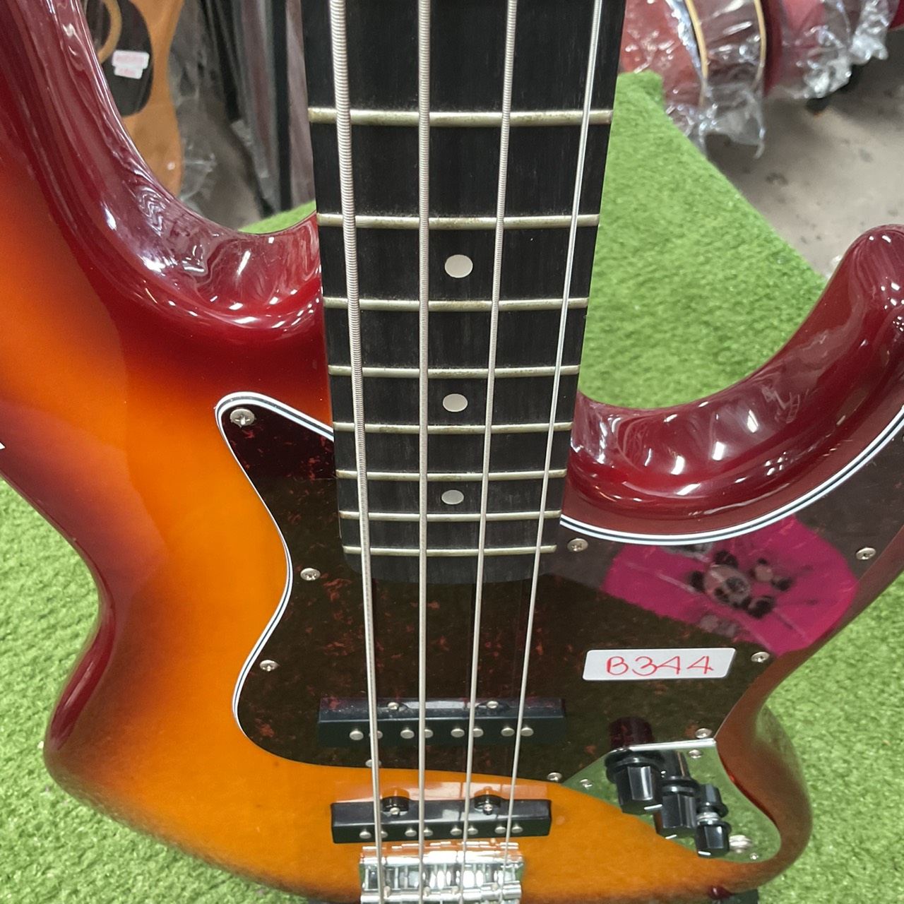 กีต้าร์เบส PHOTOGENIC