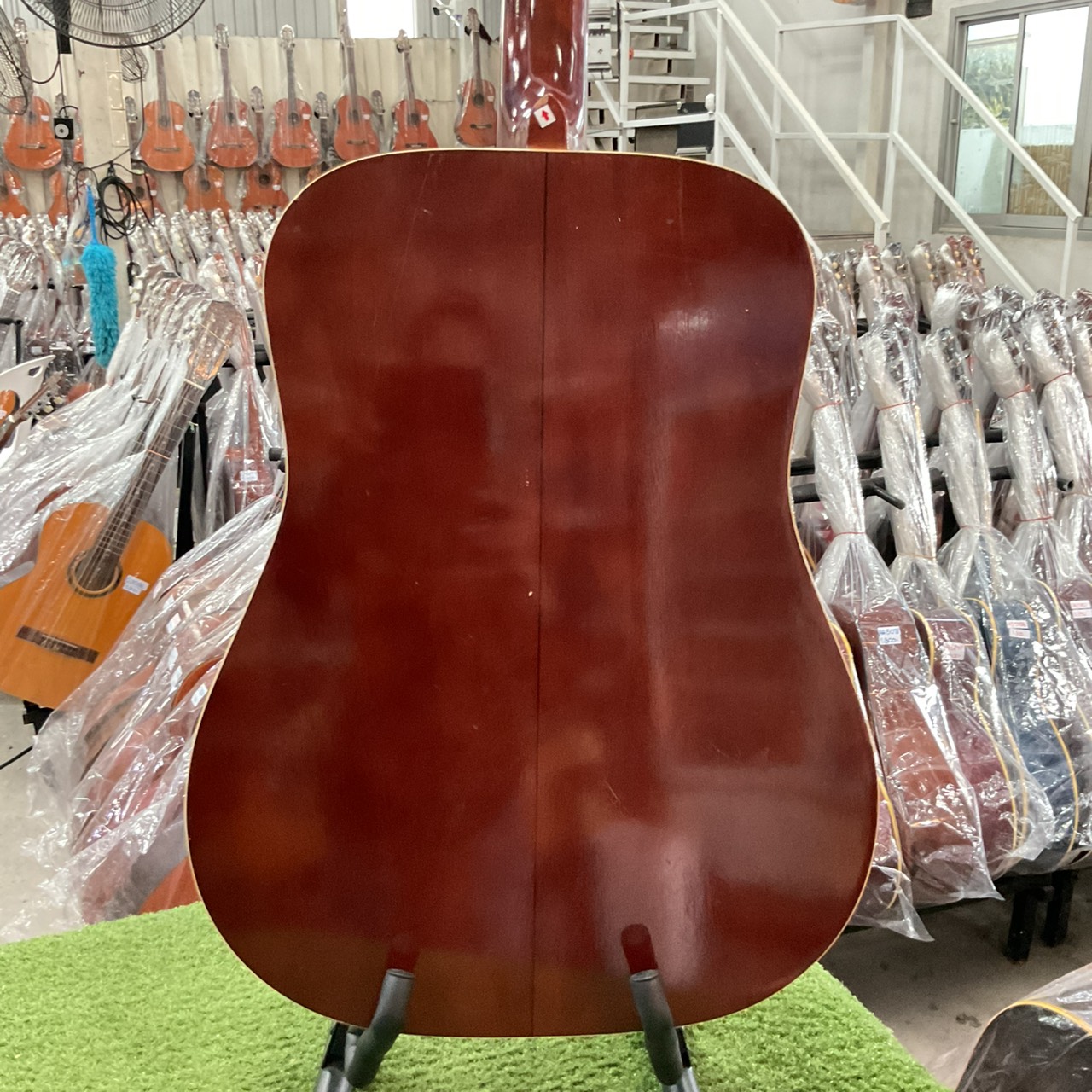 กีต้าร์โปร่ง VICTOR : F180