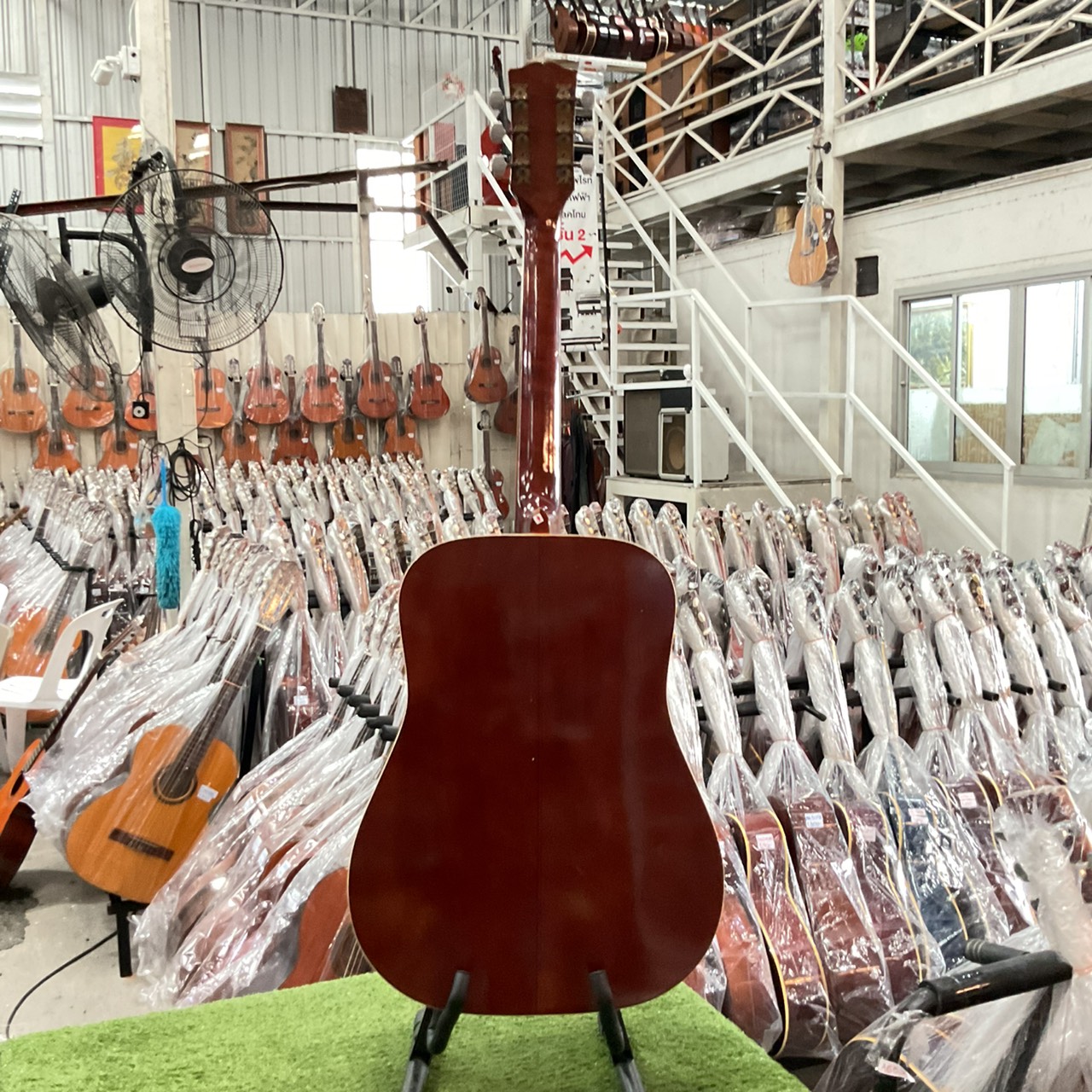 กีต้าร์โปร่ง VICTOR : F180