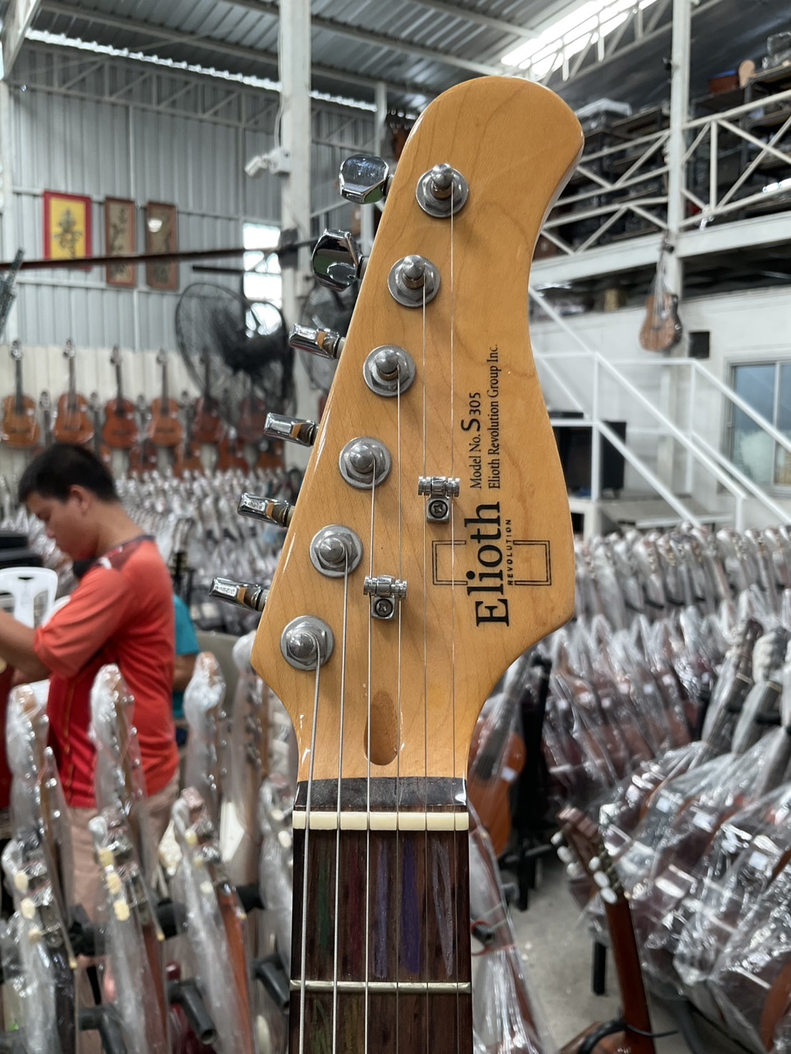 กีต้าร์ไฟฟ้า Elioth : S305