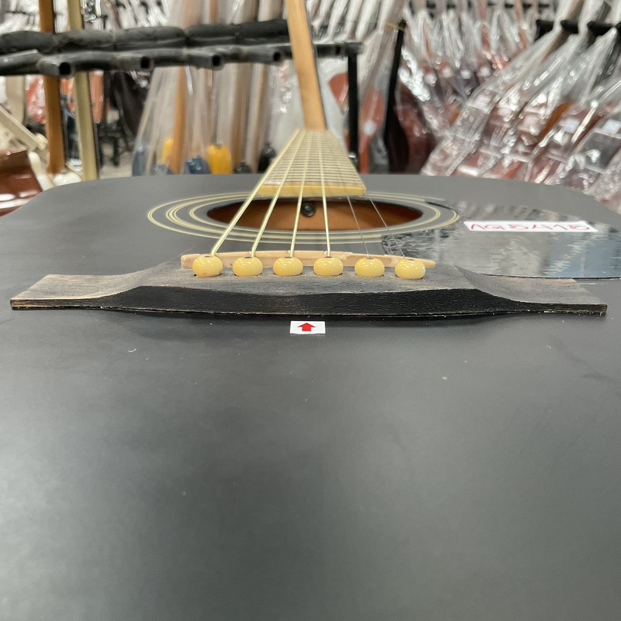 กีต้าร์โปร่ง HONEY BEE : W-15M BK