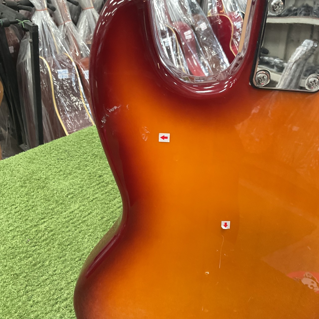 กีต้าร์เบส PHOTOGENIC