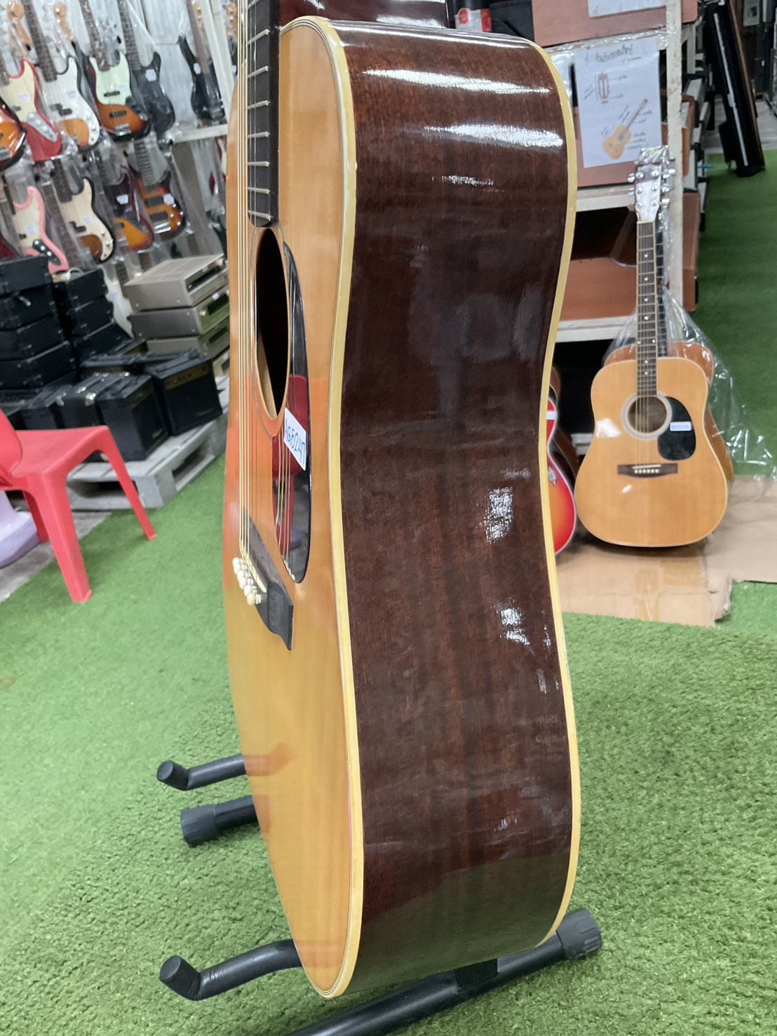 กีต้าร์โปร่ง No Brand