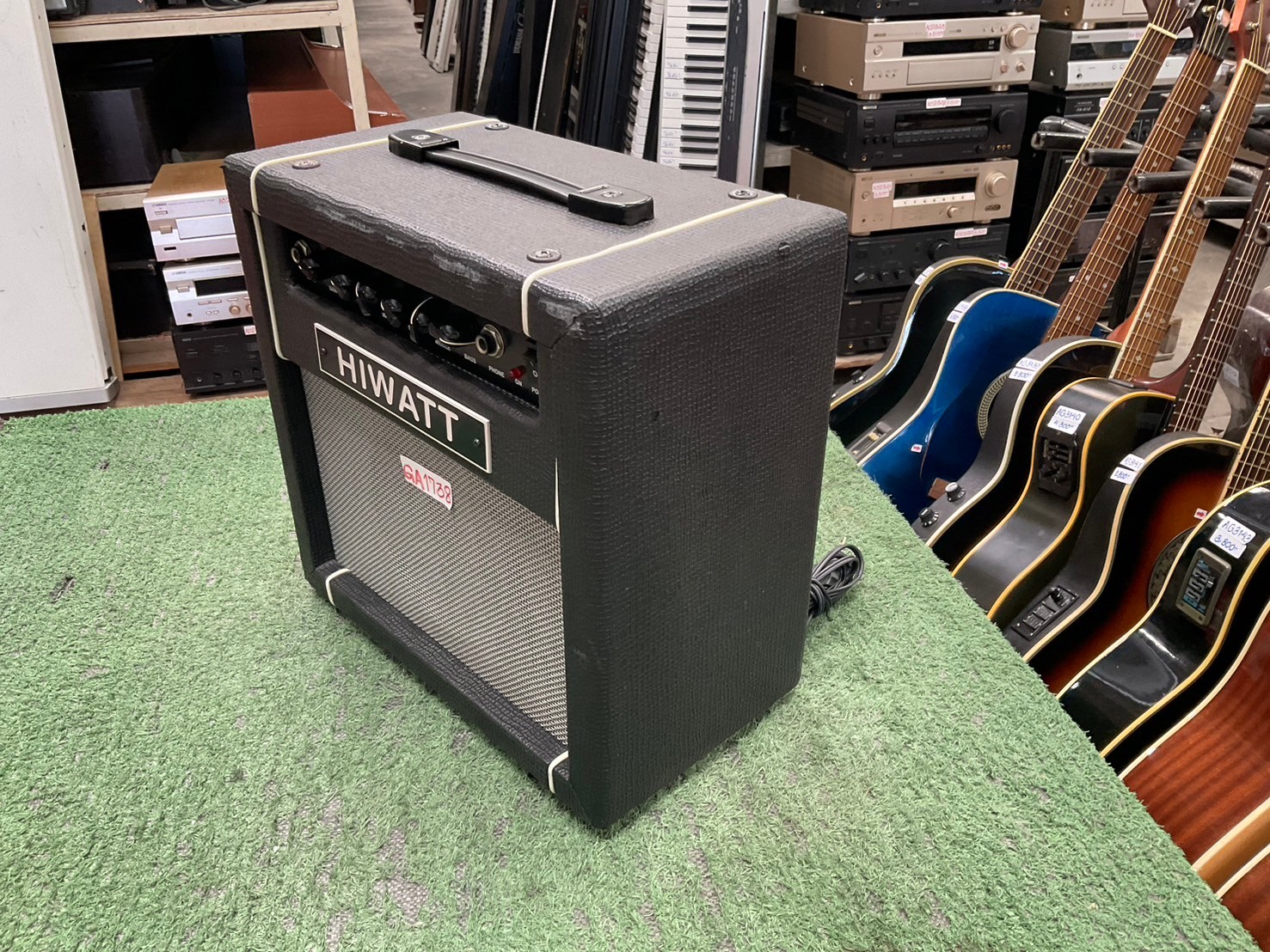 แอมป์กีต้าร์ HIWATT : CUSTOM 10