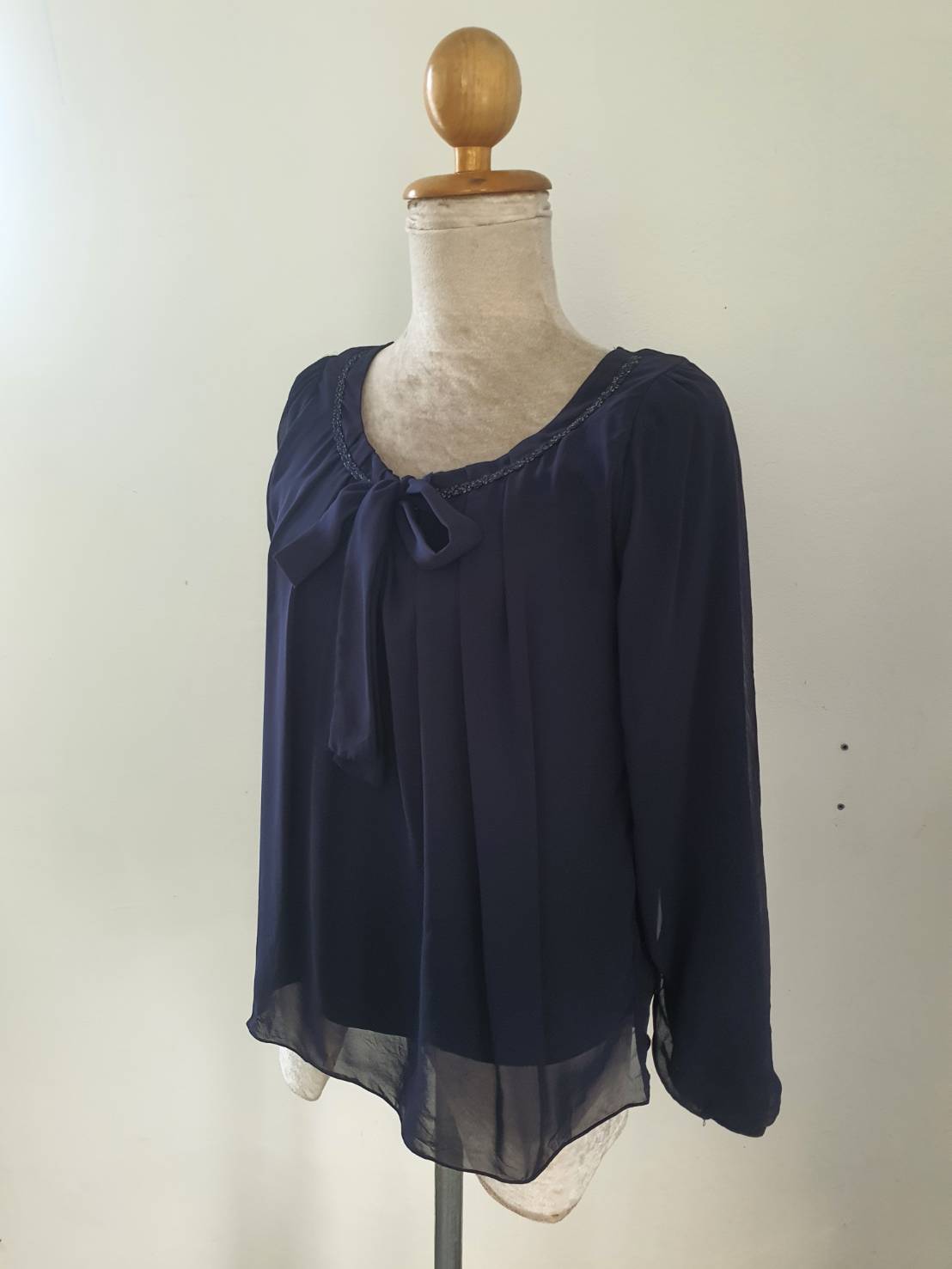 FF05690 เสื้อแฟชั่น ชีฟอง มือสอง สีน้ำเงิน VIVERE อก 35 นิืว