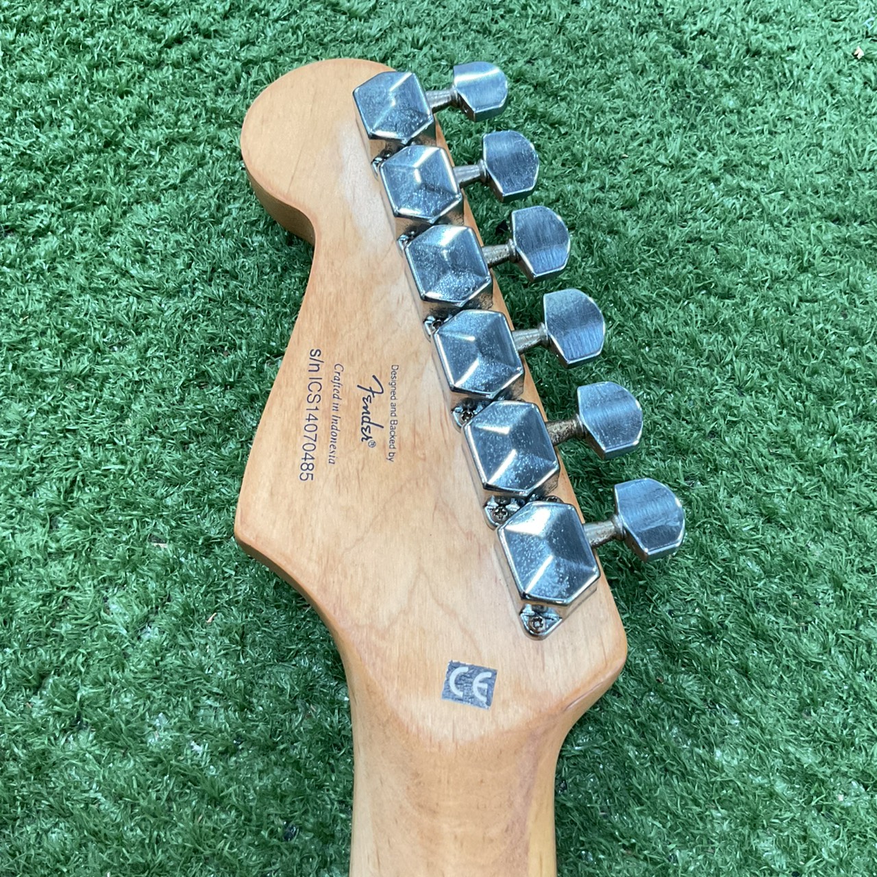 กีต้าร์ไฟฟ้า Squier by Fender