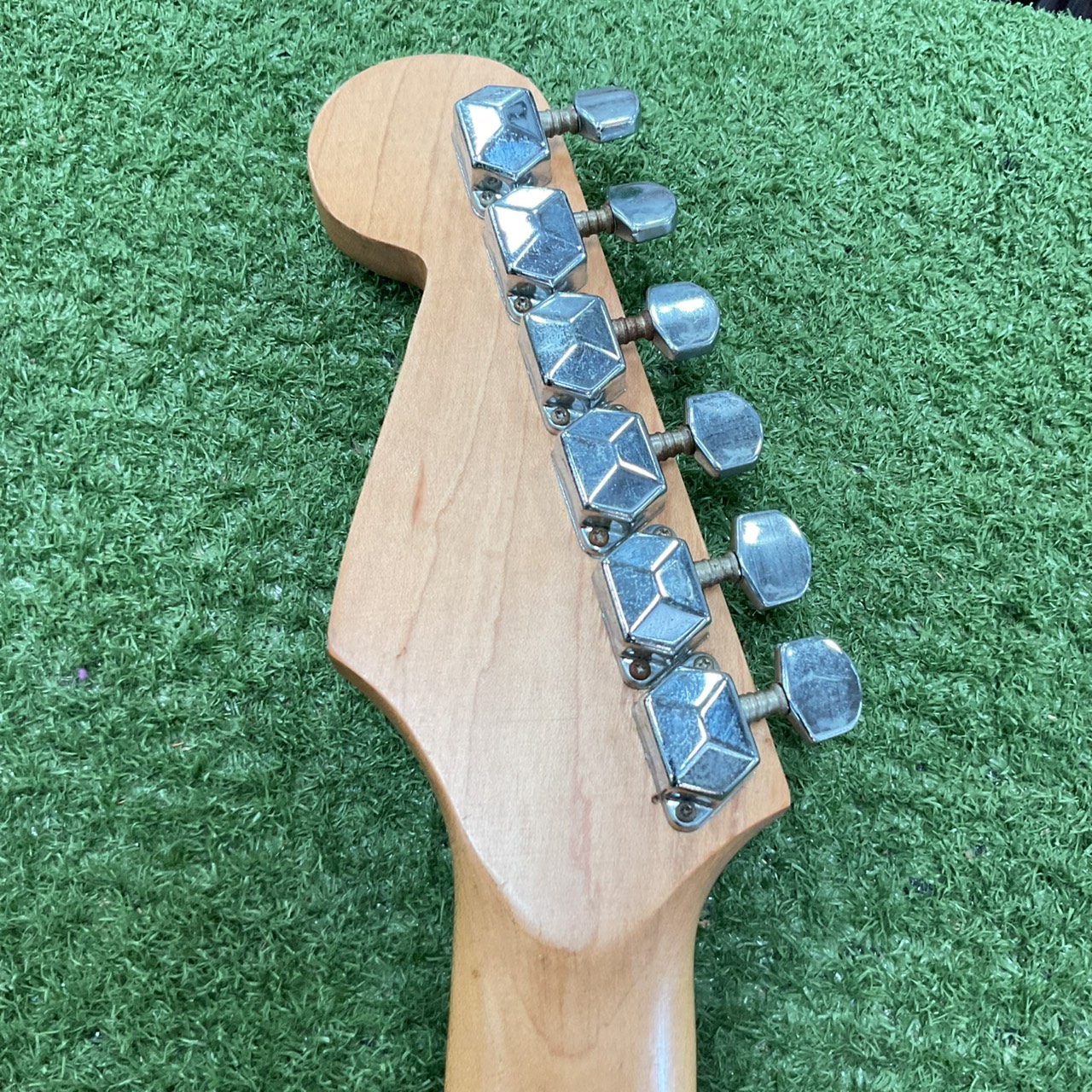 กีต้าร์ไฟฟ้า ยี่ห้อตามภาพ