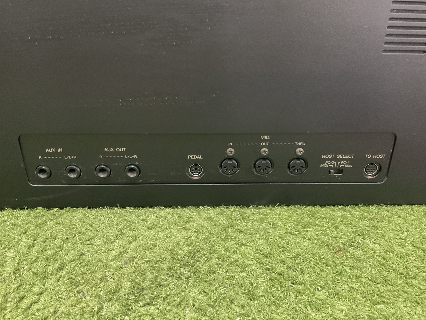 เปียโน YAMAHA : CLP-820 สินค้าไม่พร้อมใช้งาน (ต้องซ่อม)