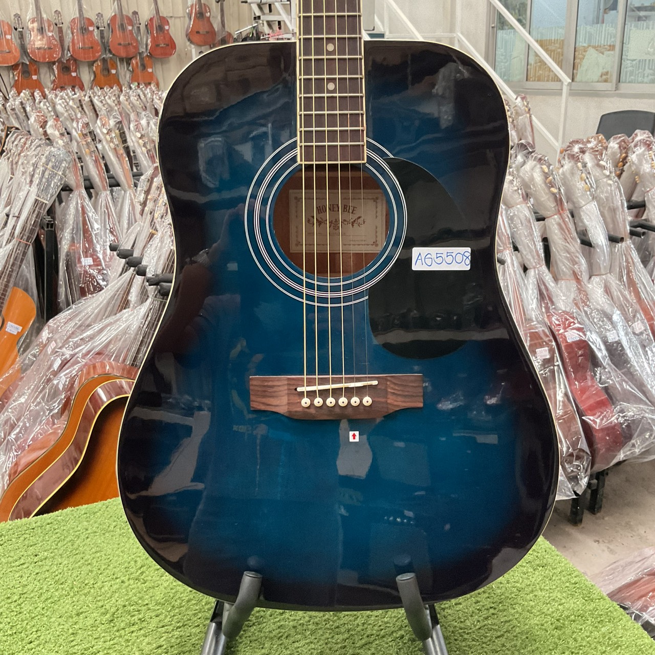 กีต้าร์โปร่ง HONEY BEE : W-15/BLS