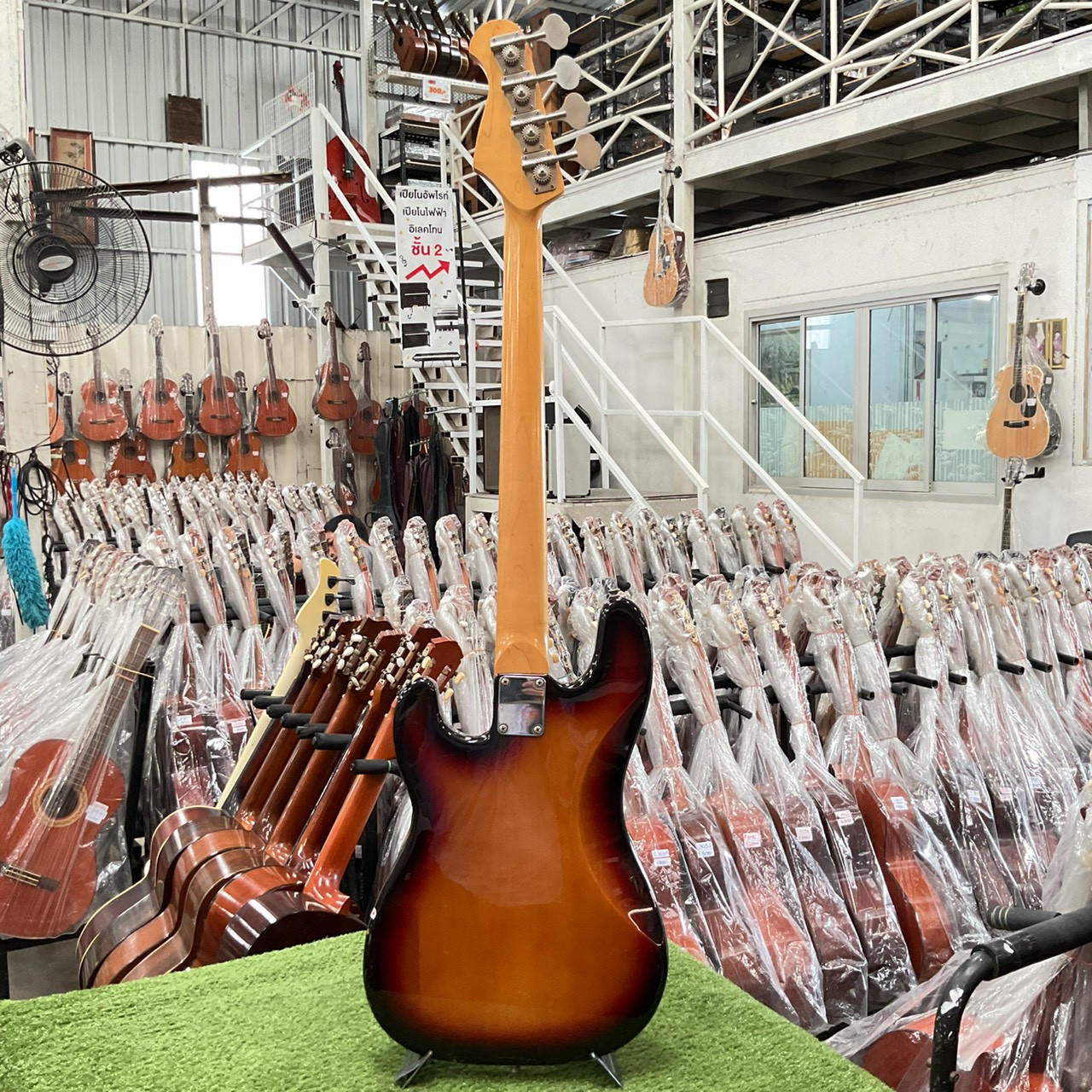 กีต้าร์เบส Craftsman : TRADITIONAL