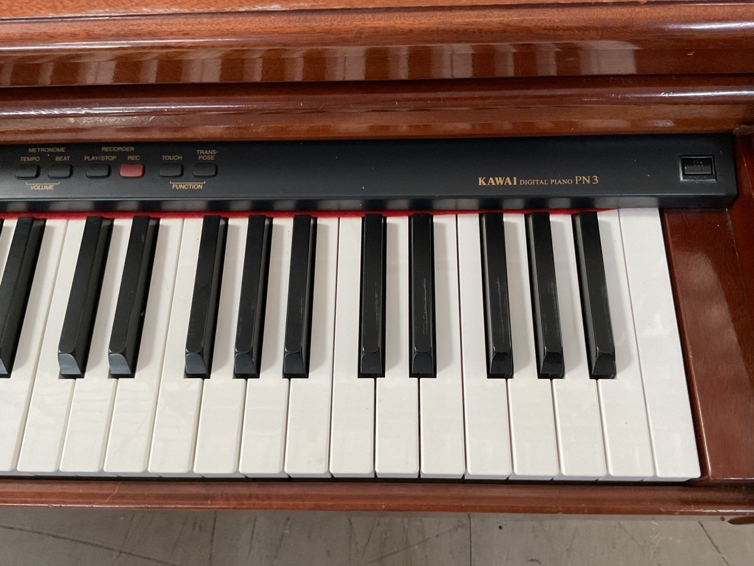 เปียโน KAWAI : PN 3