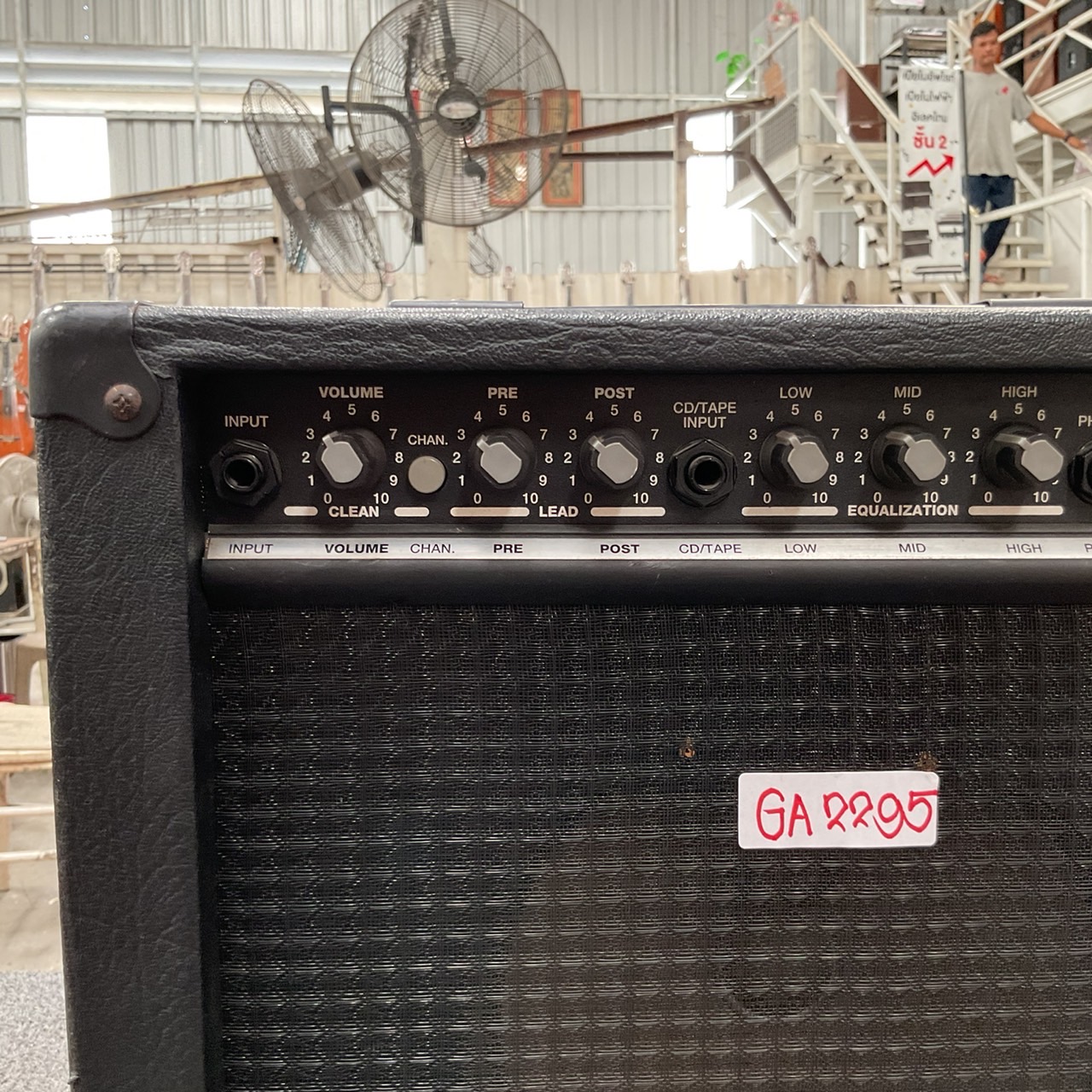 แอมป์กีต้าร์ PEAVEY : RAGE 158
