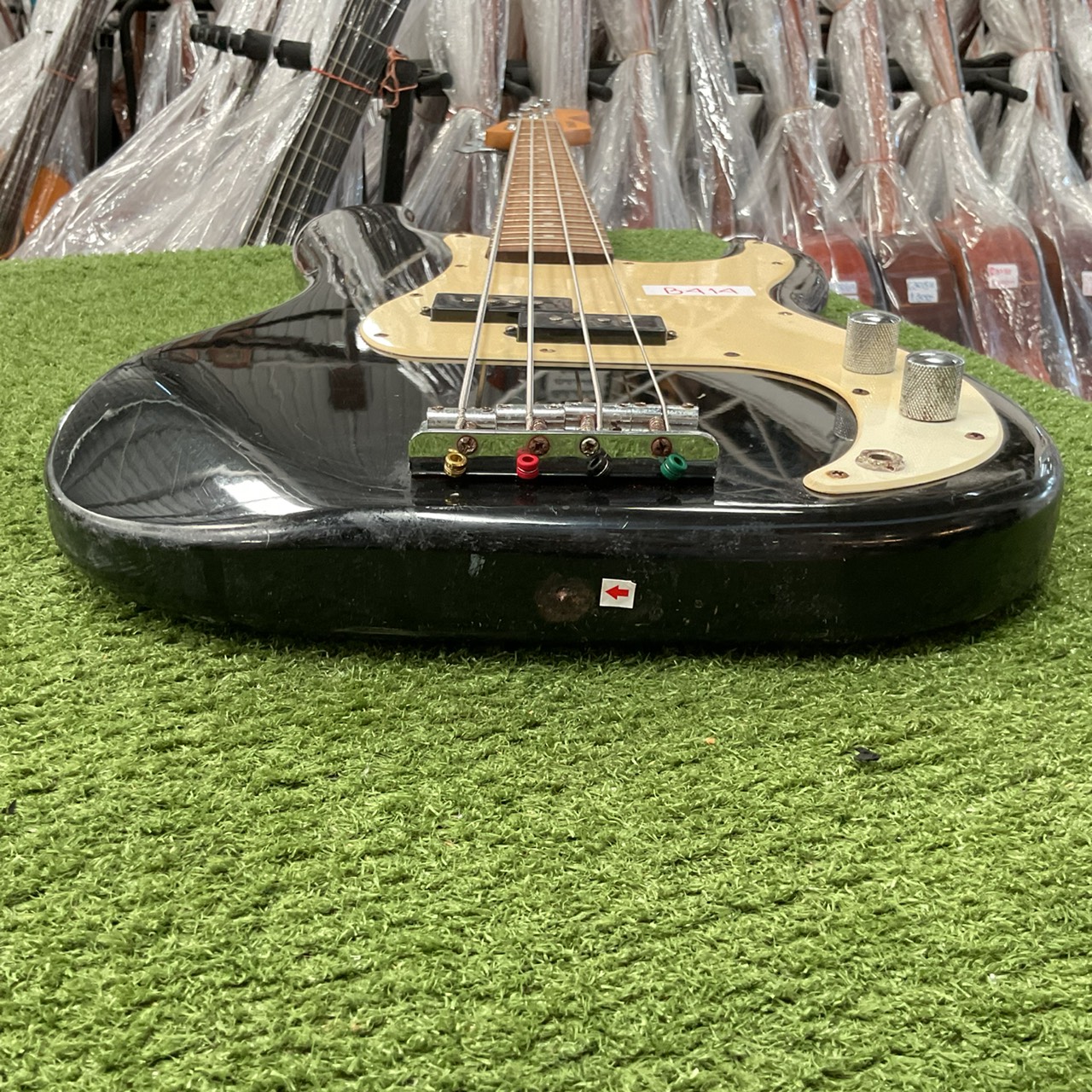 กีต้าร์เบส BUSKER'S