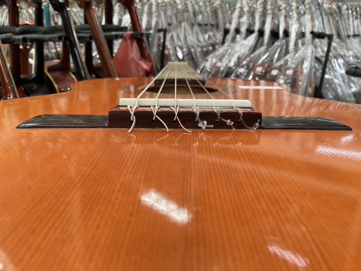 กีต้าร์คลาสสิค ยี่ห้อตามภาพ