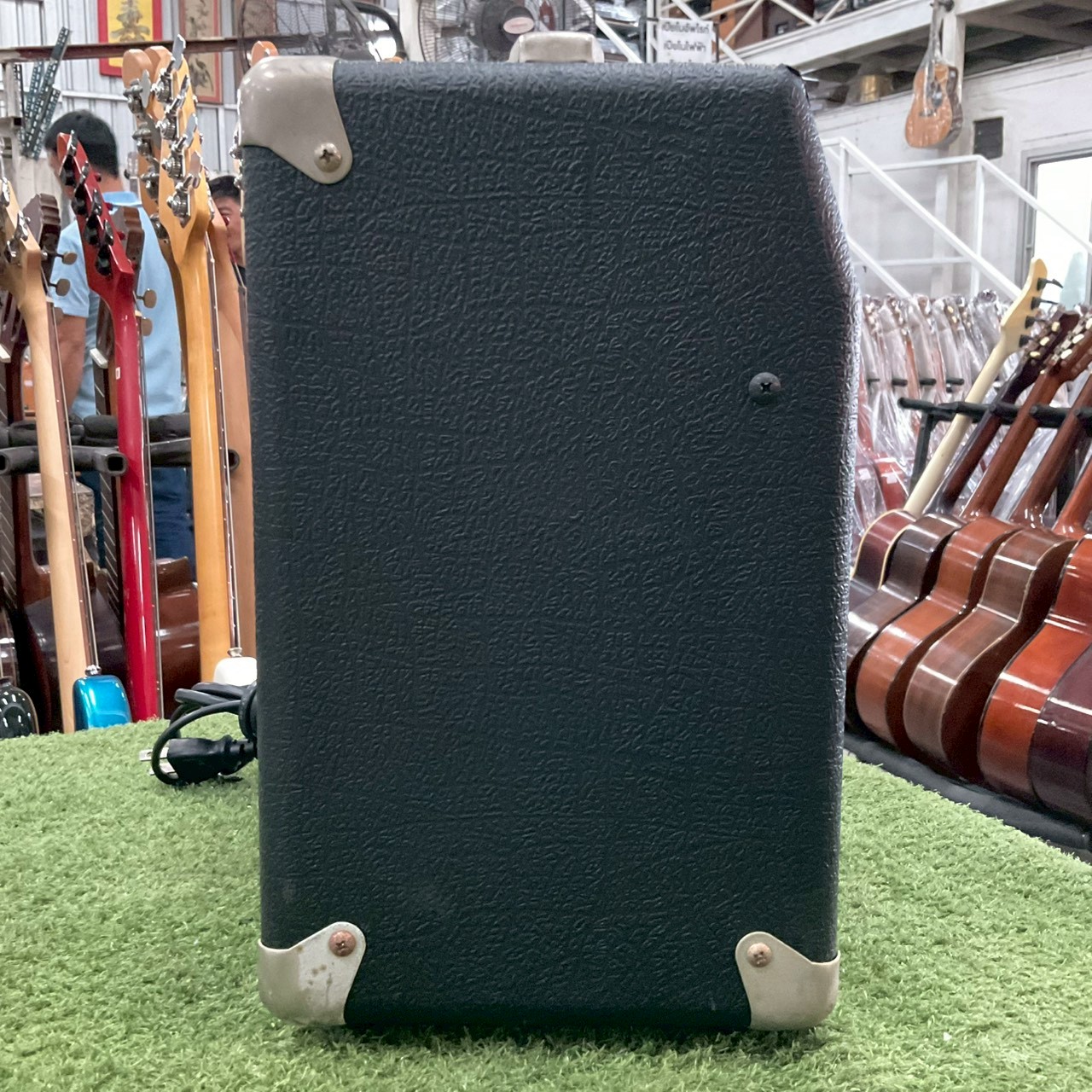 แอมป์เบส Fender : Bassboy