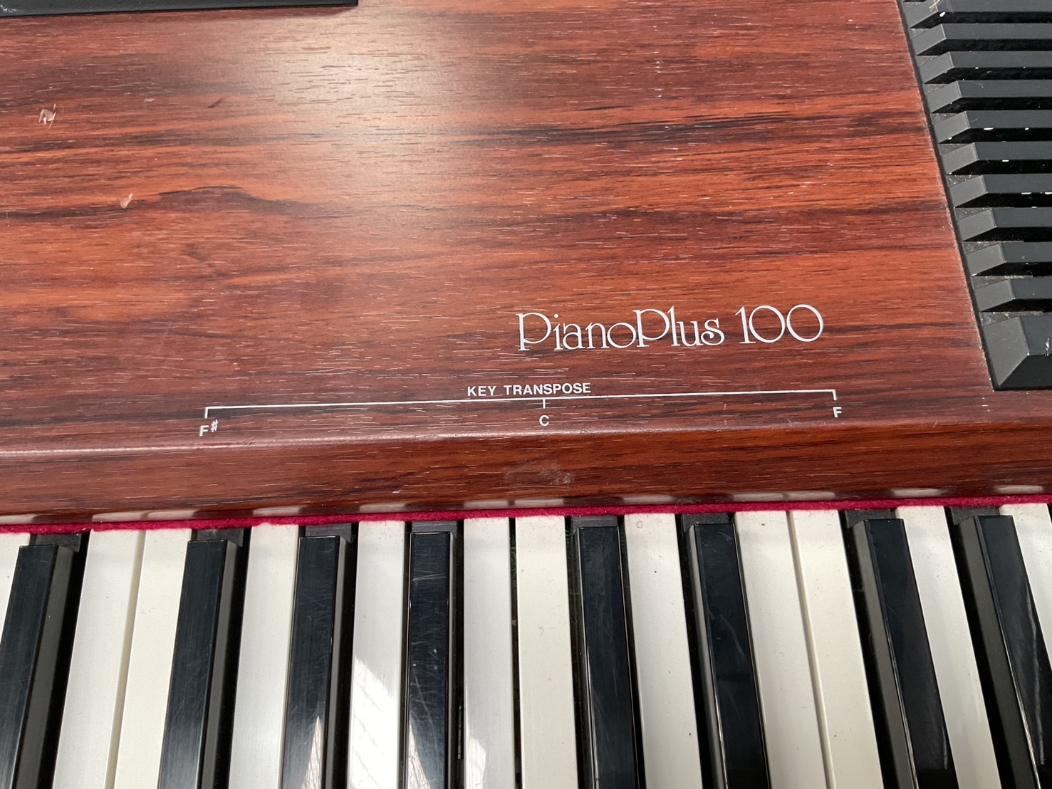 เปียโน Roland : HP-100