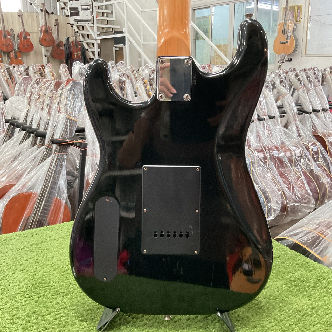 กีต้าร์ไฟฟ้า Ganion