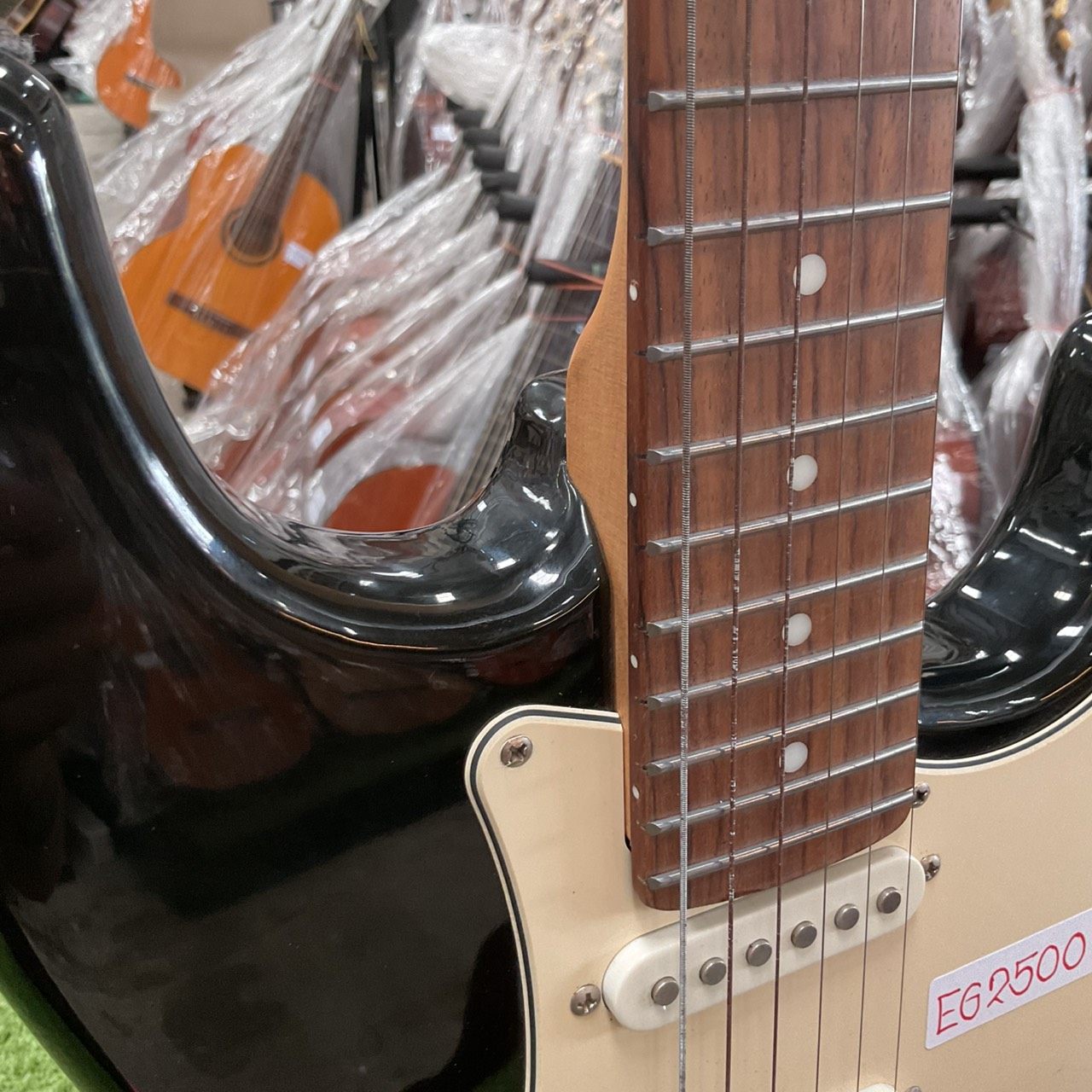 กีต้าร์ไฟฟ้า BUSKER'S