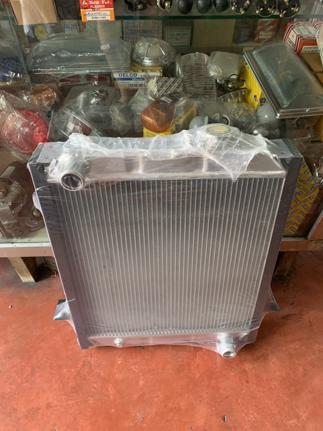 หม้อน้ำ ISUZU NPR 115 แรง 4BE1 อลูมิเนียม