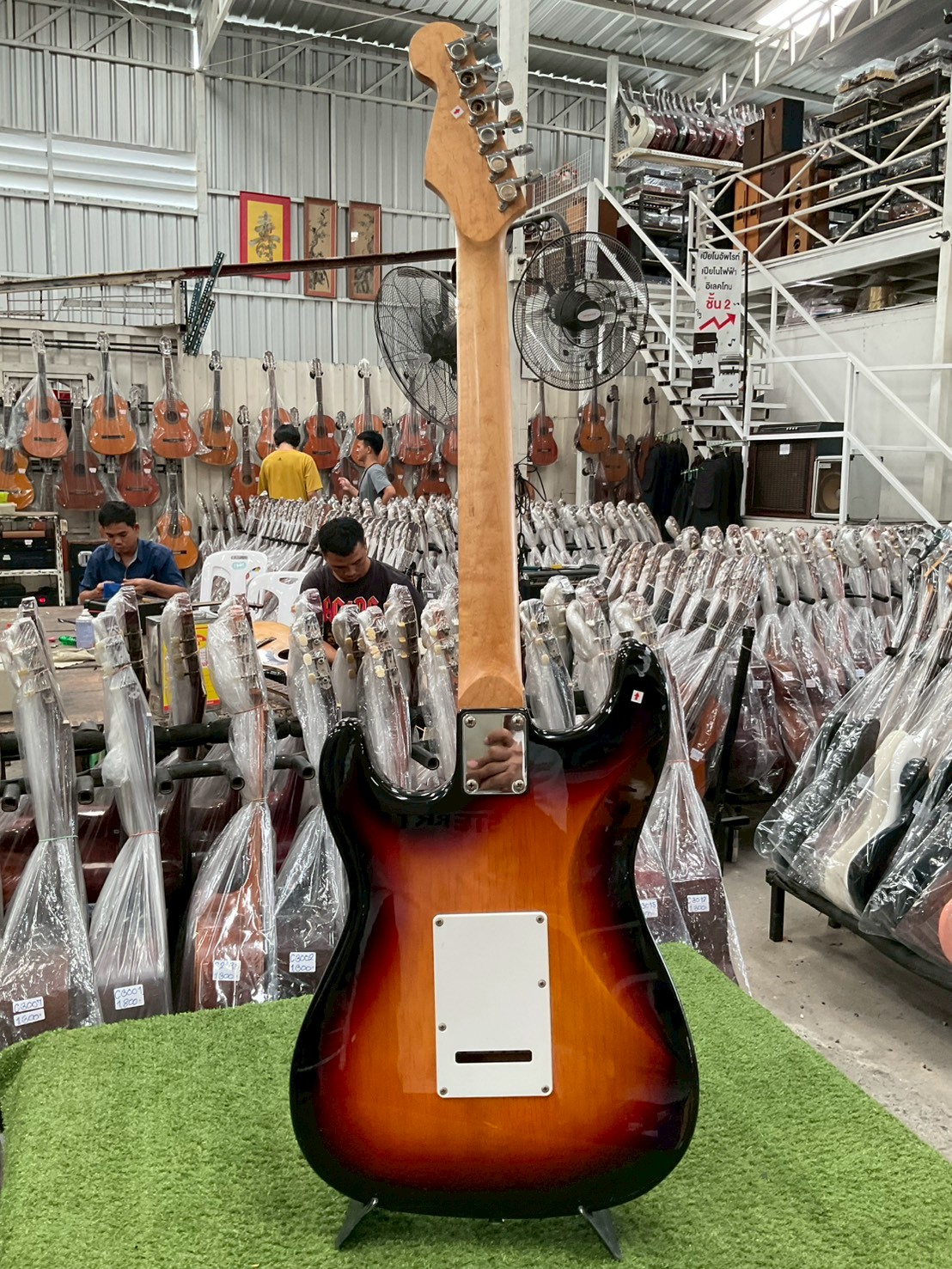 กีต้าร์ไฟฟ้า Legend