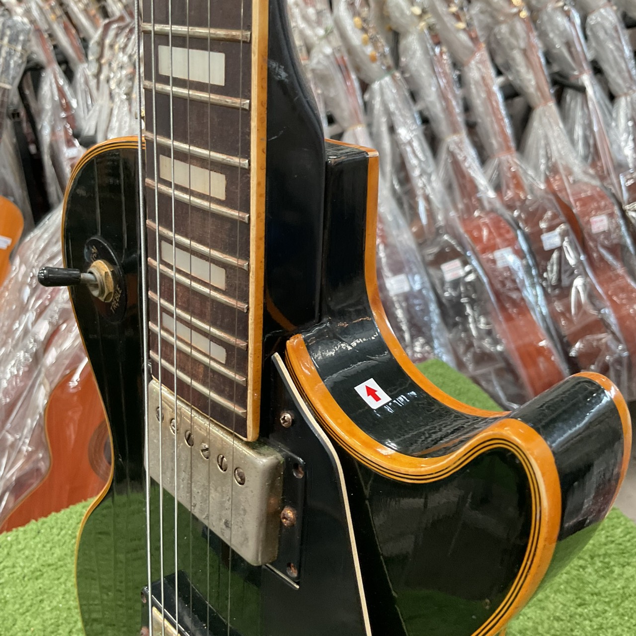 กีต้าร์ไฟฟ้า Marchis