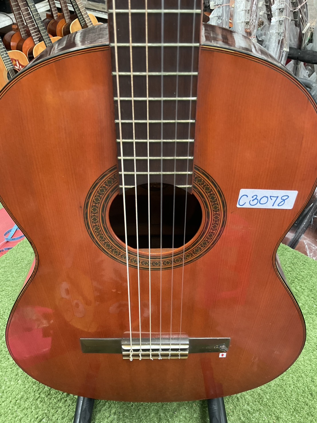 กีต้าร์คลาสสิค YAMAHA : G-70D