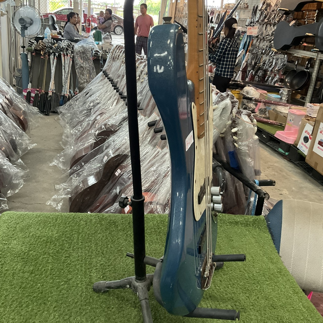 กีต้าร์เบส JAGARD