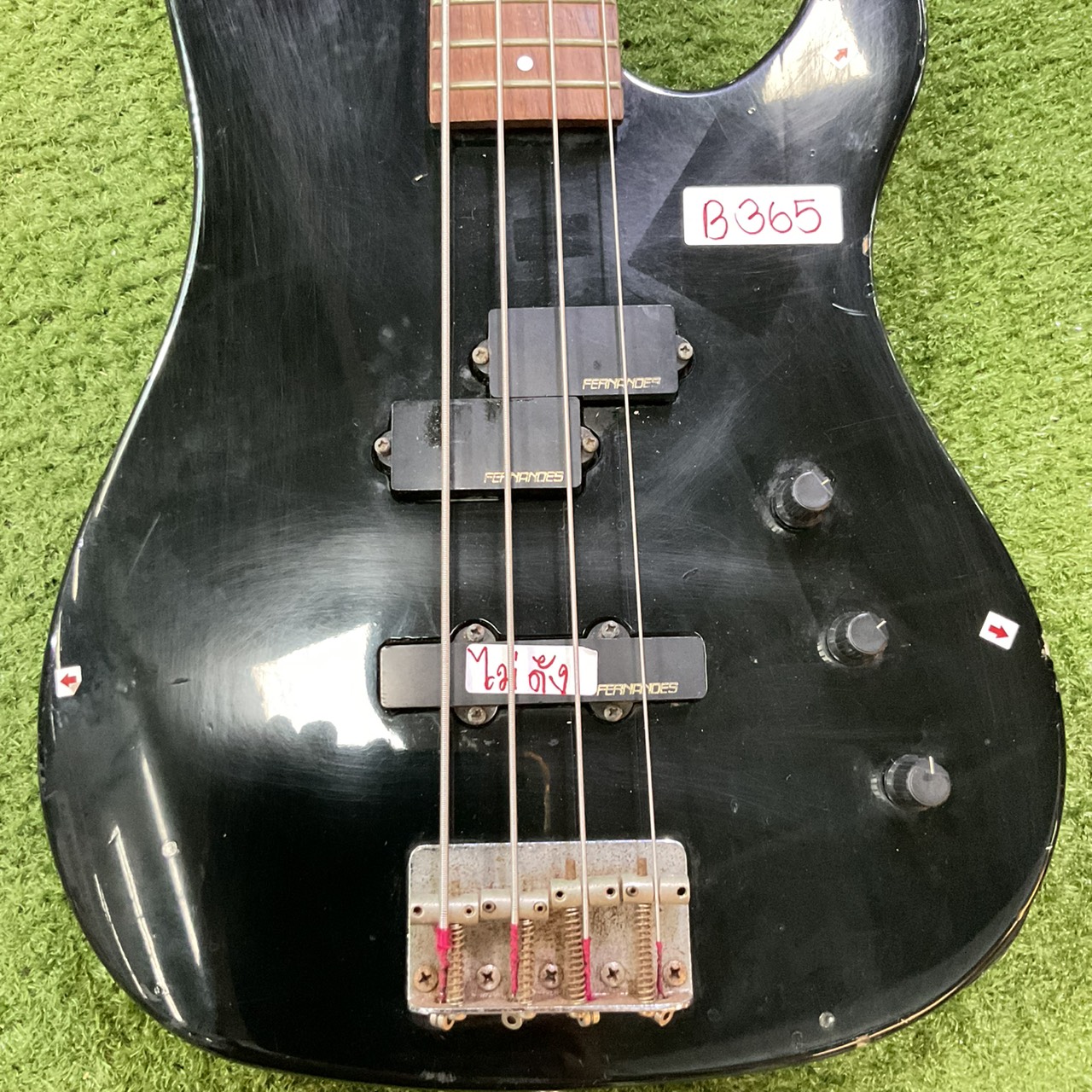 กีต้าร์เบส FERNANDES