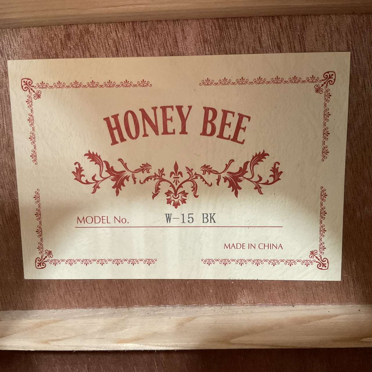 กีต้าร์โปร่ง HONEY BEE : W-15 BK
