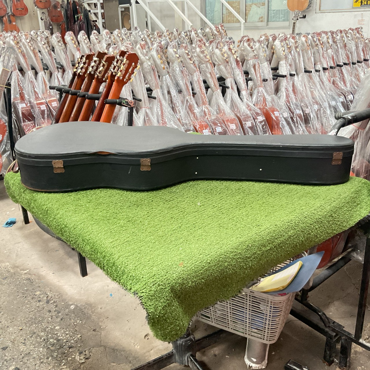 กล่องเคสกีต้าร์คลาสสิค