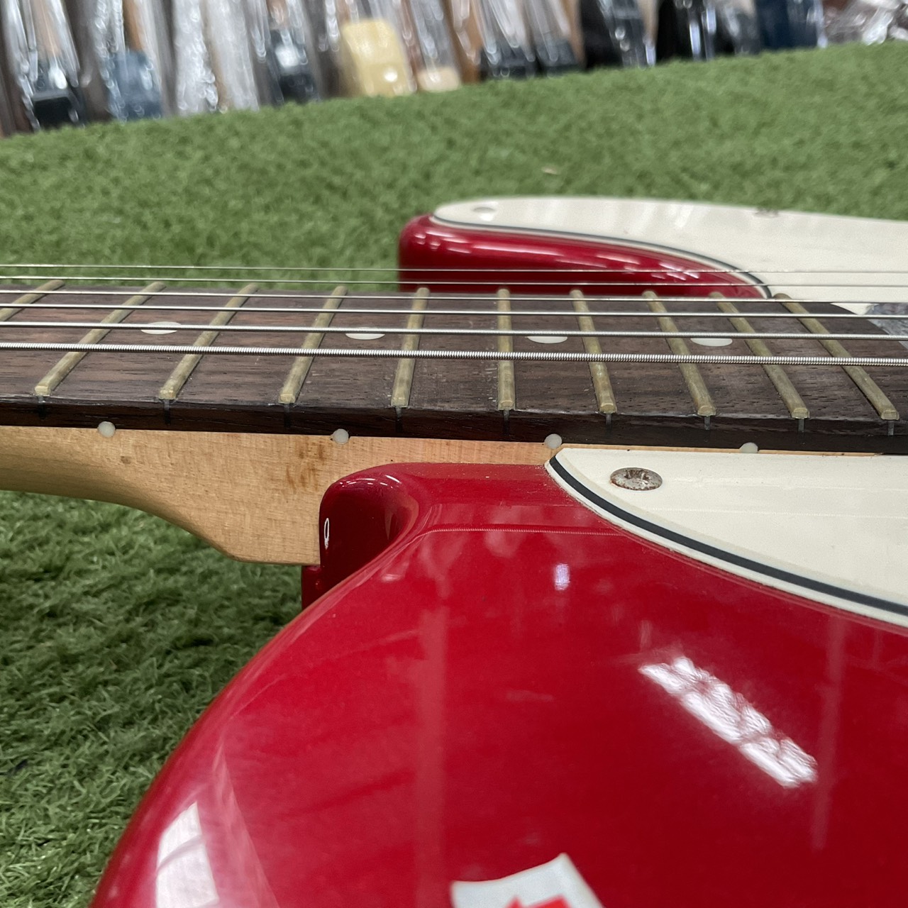 กีต้าร์ไฟฟ้า JUNQ