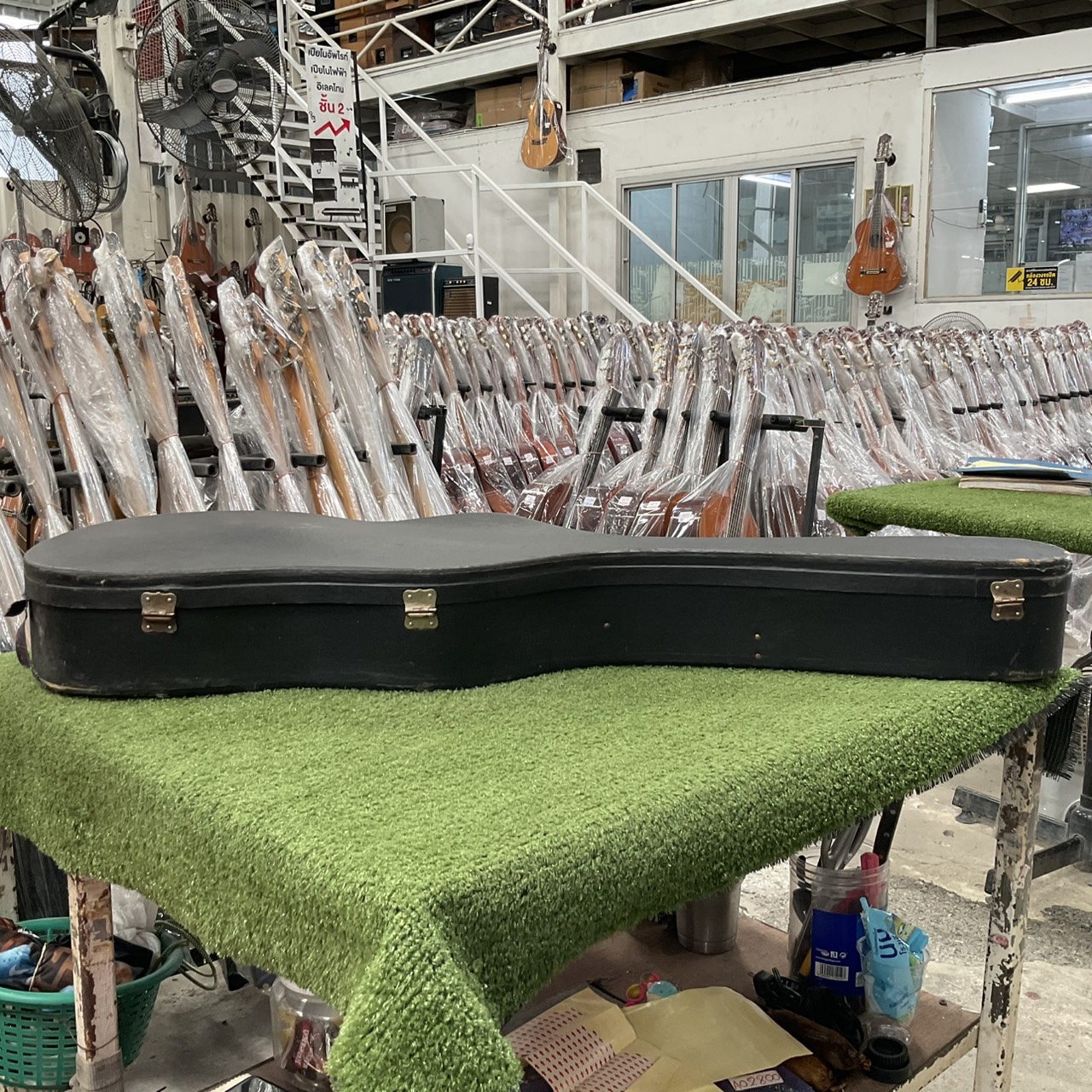 กล่องเคสกีต้าร์คลาสสิค