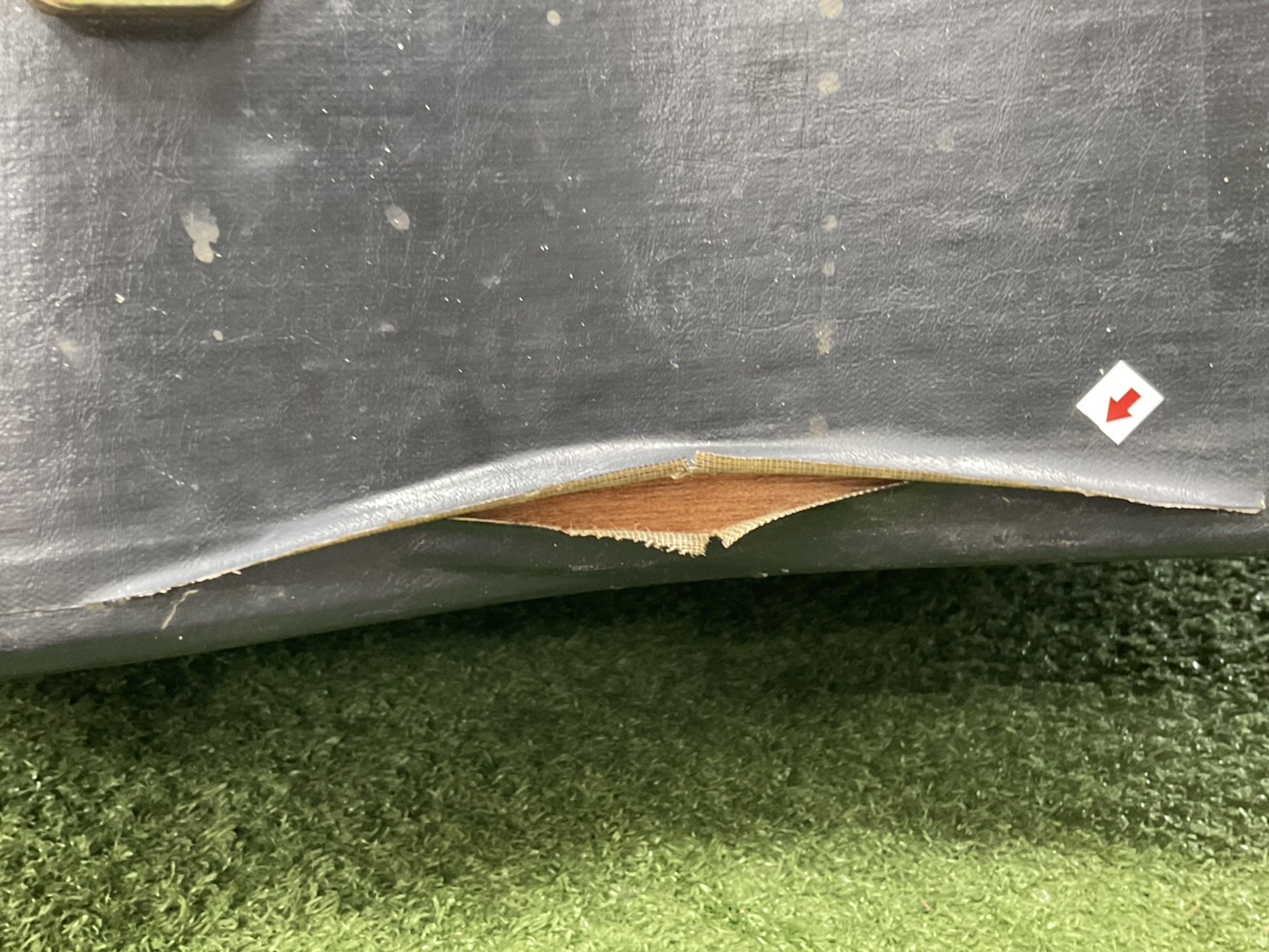 กล่องเคสกีต้าร์โปร่ง