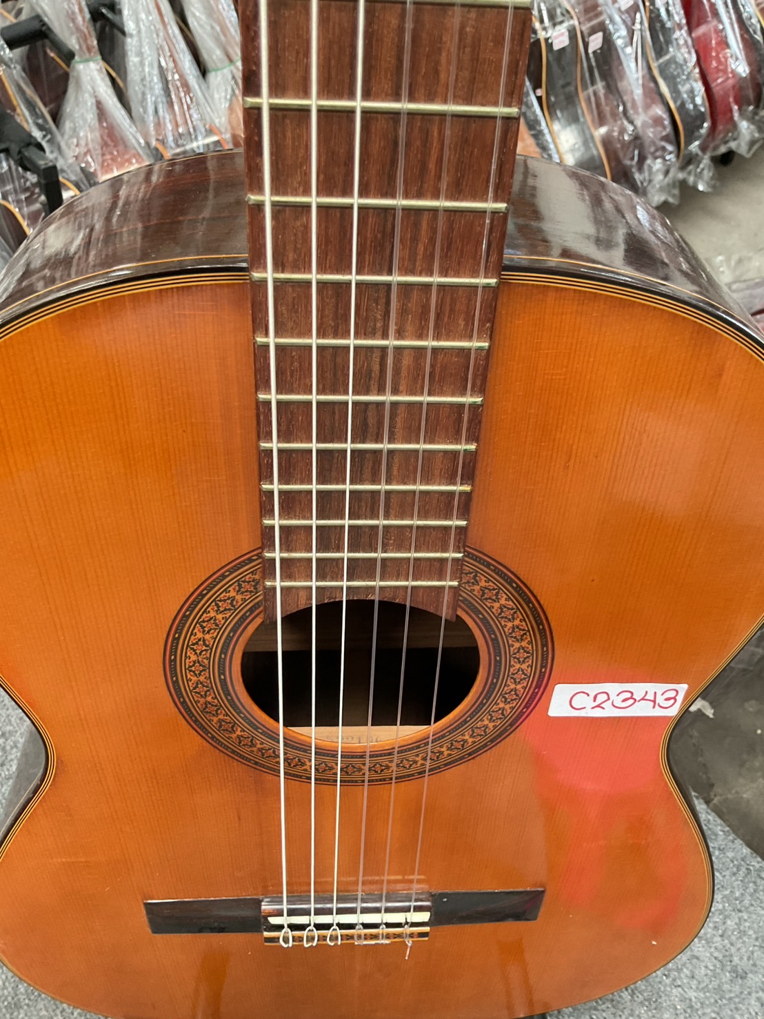 กีต้าร์คลาสสิค Abe Gut : 63E