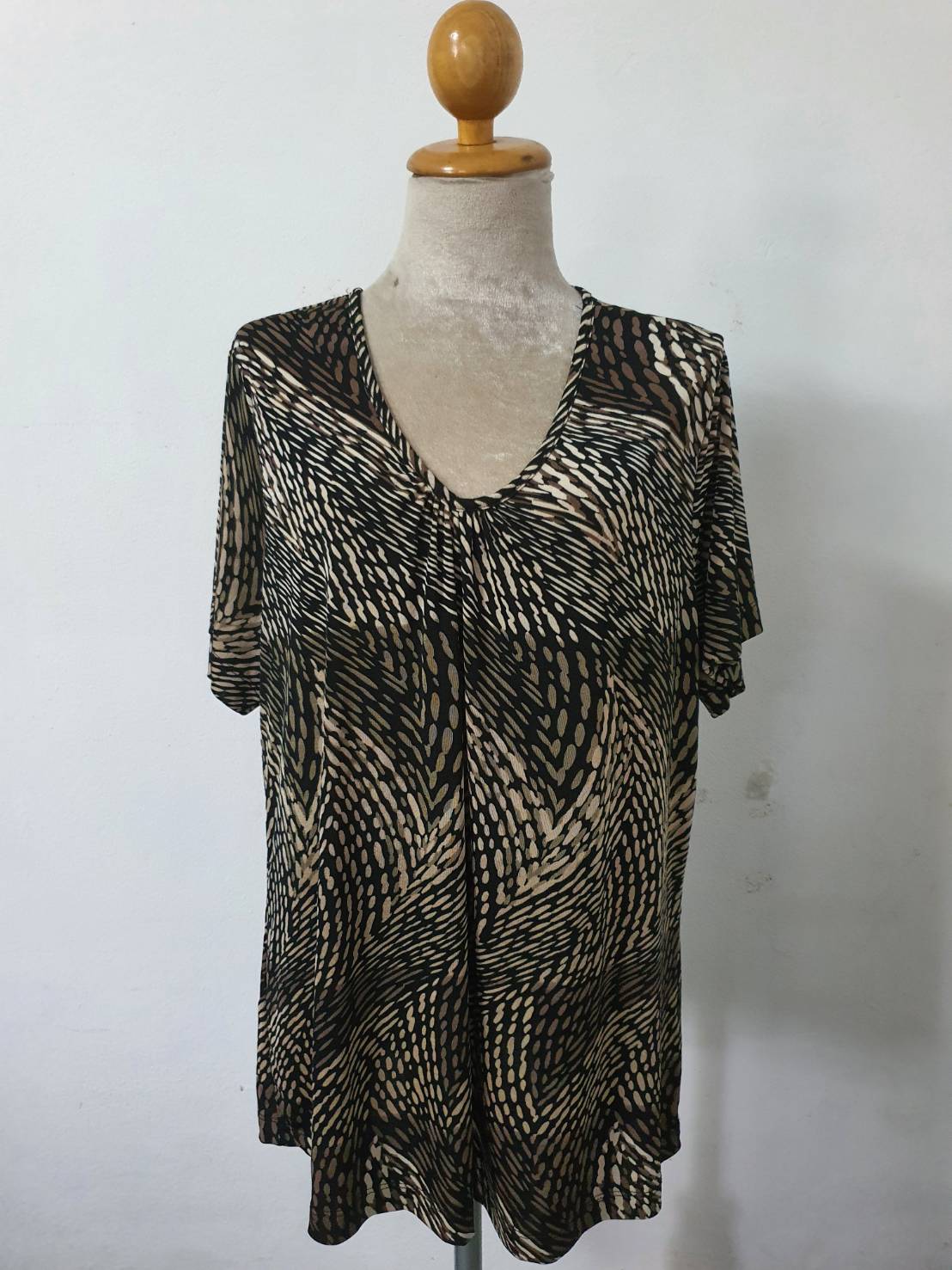 FF06390 เสื้อผ้ามือสอง แบรนด์ JACLYN SMITH อก 42-52 นิ้ว