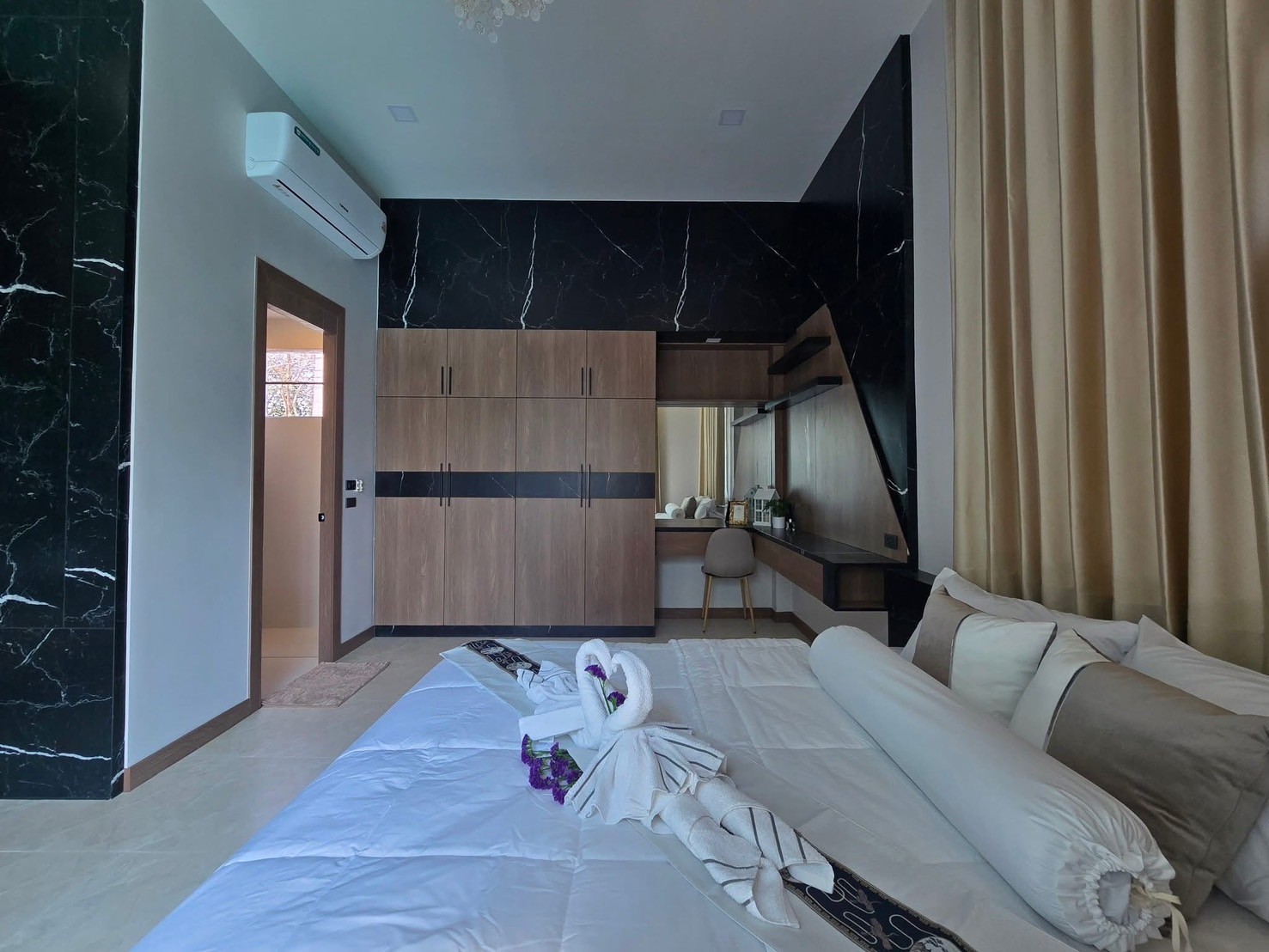 พรีเซลล์ พลูวิลล่าพัทยา บ้านมือ1 ซอยสยามคันทรีคลับ 3 ห้องนอน 4 ห้องน้ำ ตกแต่งพร้อมอยู่